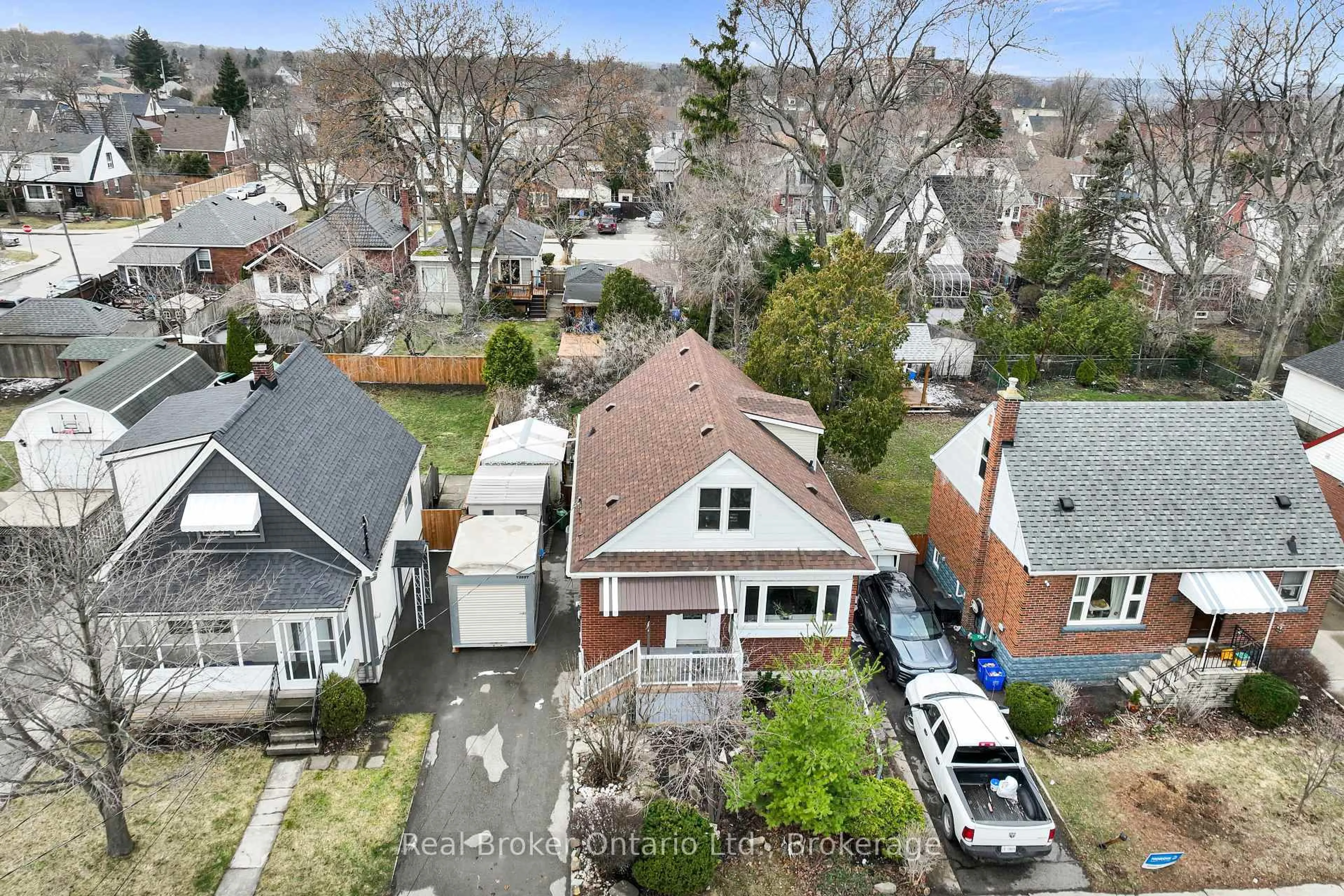 A pic from outside/outdoor area/front of a property/back of a property/a pic from drone, street for 46 East 13th St, Hamilton Ontario L9A 3Z3
