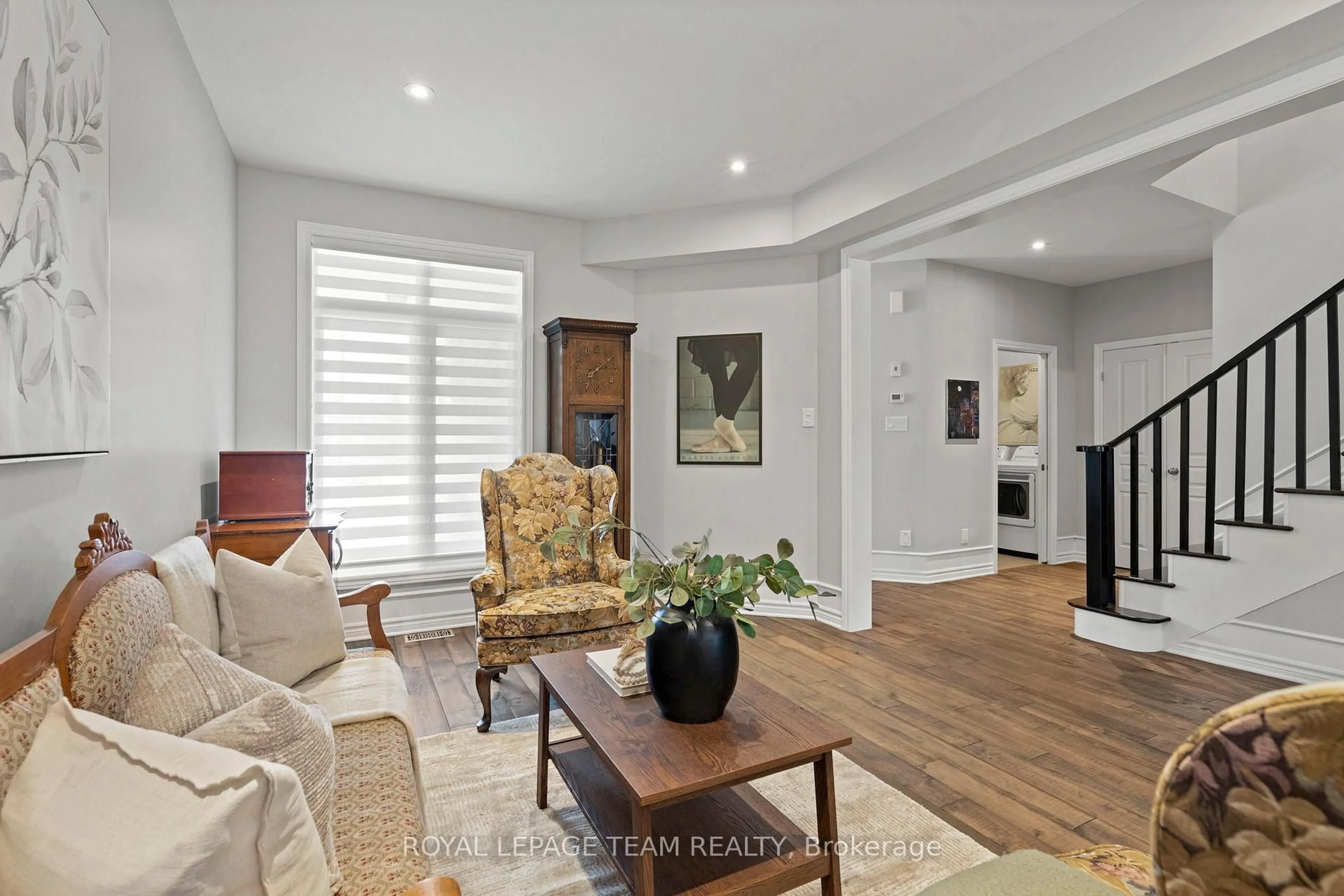 Living room with furniture, unknown for 337 Sugar Pine Cres, Kanata Ontario K2M 0H6