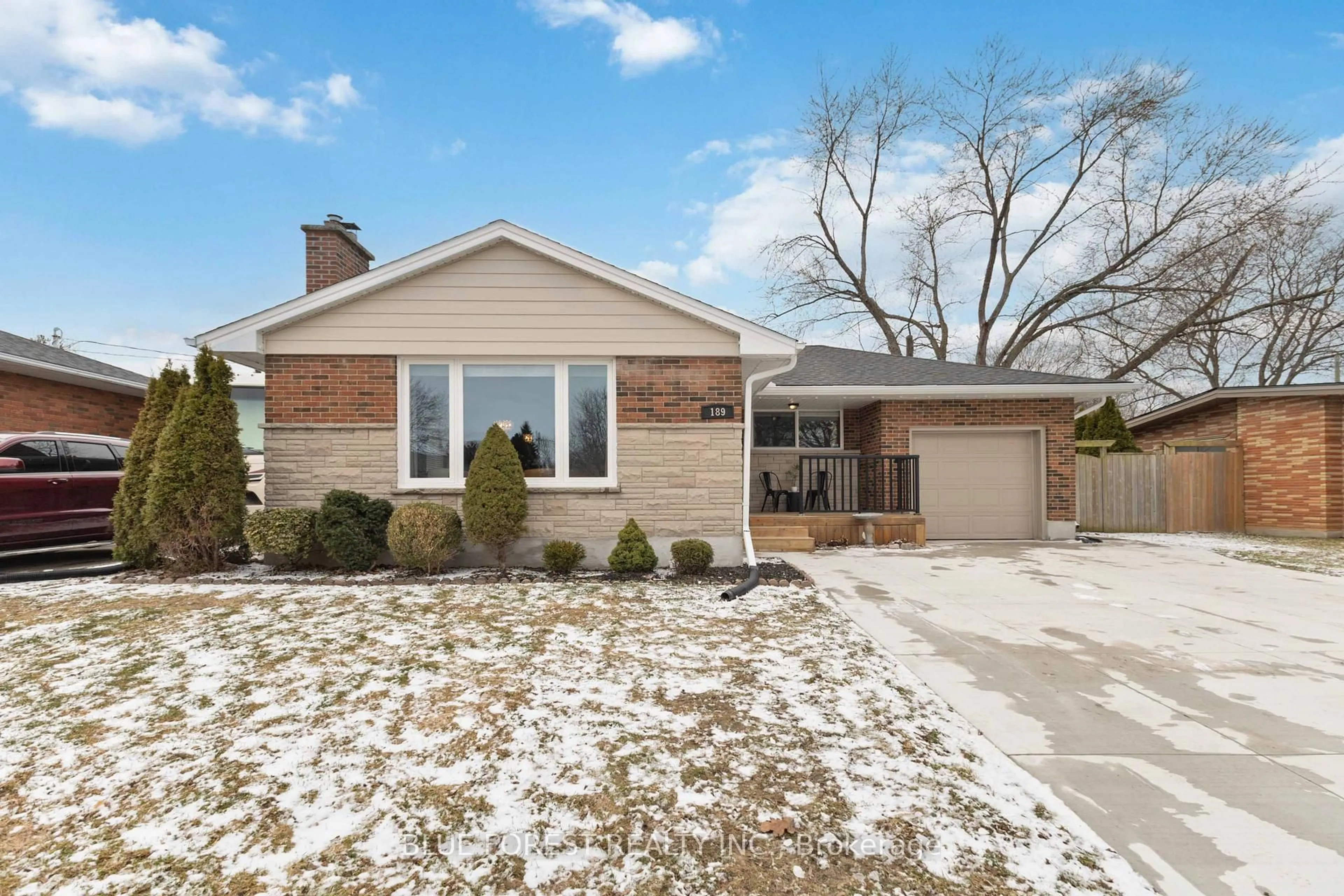 Home with brick exterior material, street for 189 King Edward Ave, London South Ontario N5Z 3T6