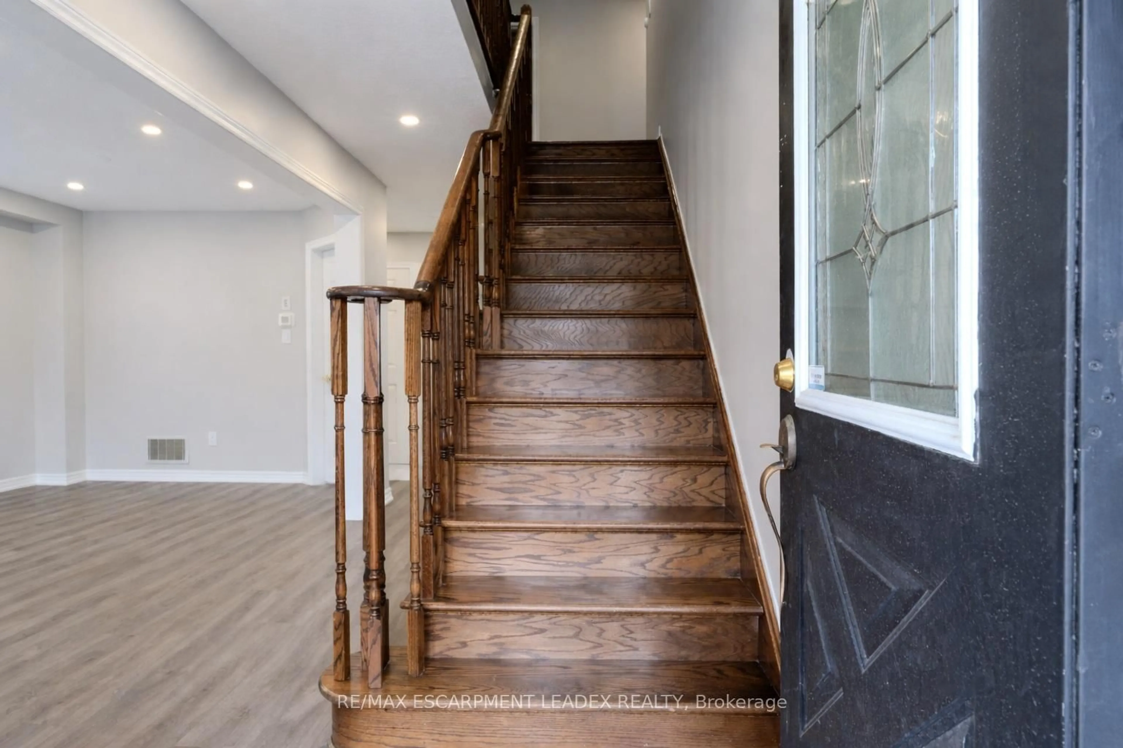 Unknown for 7 HOLLINRAKE Ave, Brantford Ontario N3T 0A6