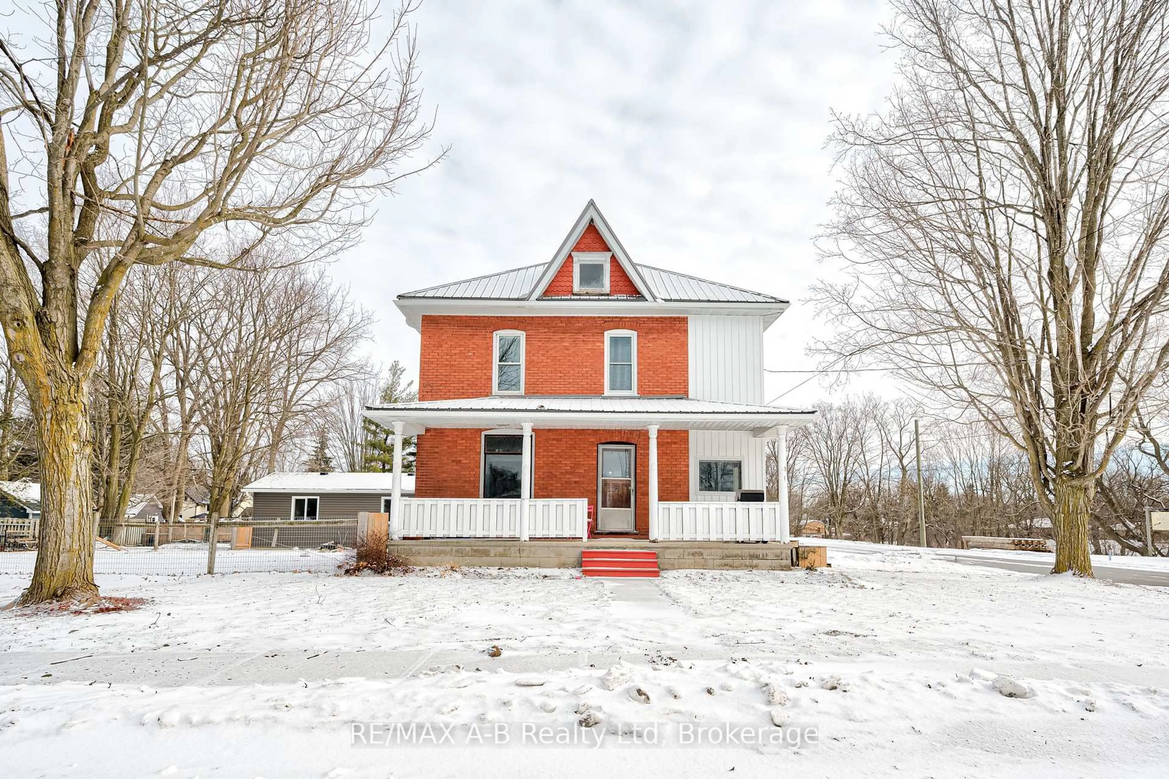 Unknown for 570 Sports Dr, Huron East Ontario N0G 1H0