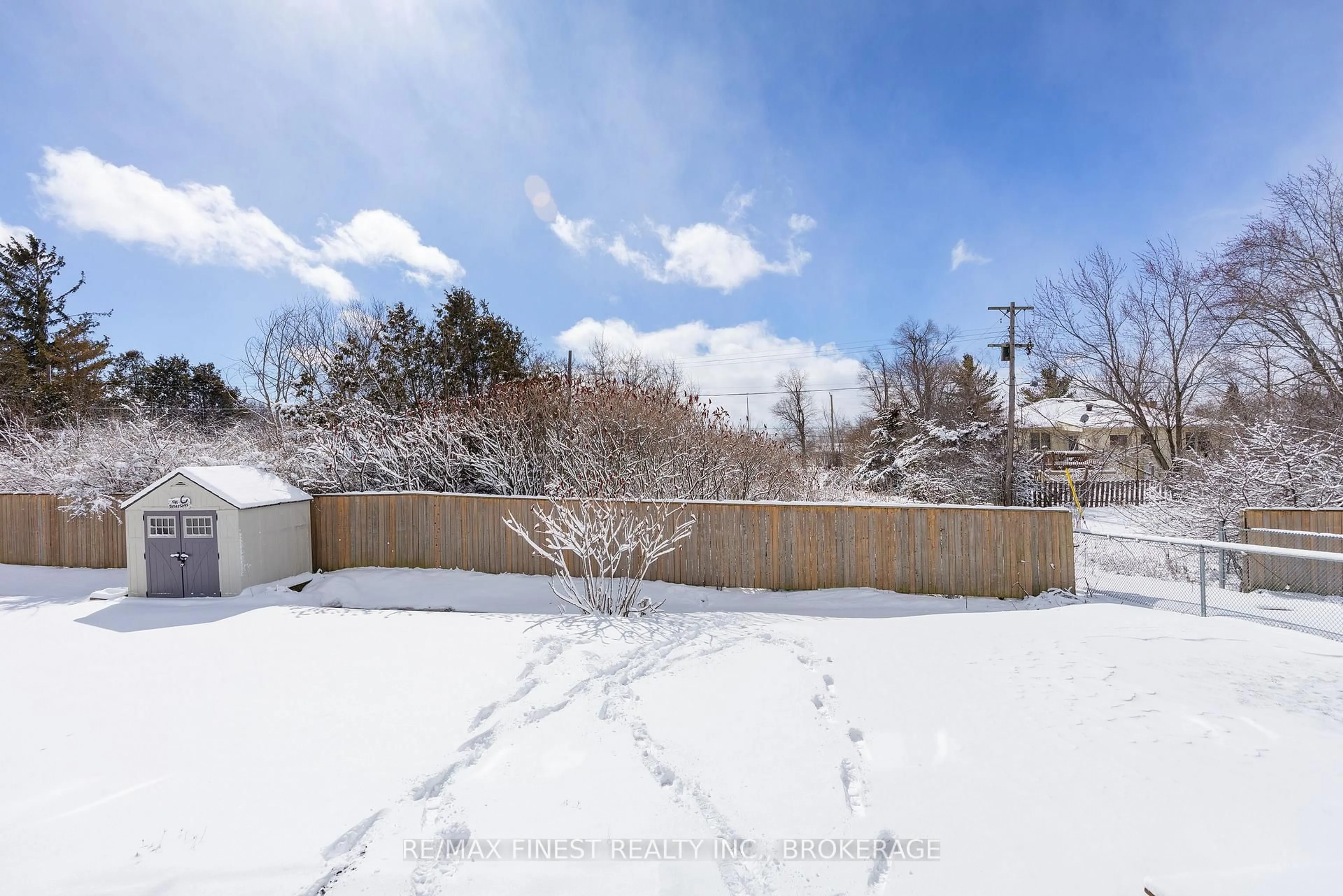 Patio, unknown for 921 Blossom St, Kingston Ontario K7P 0N2