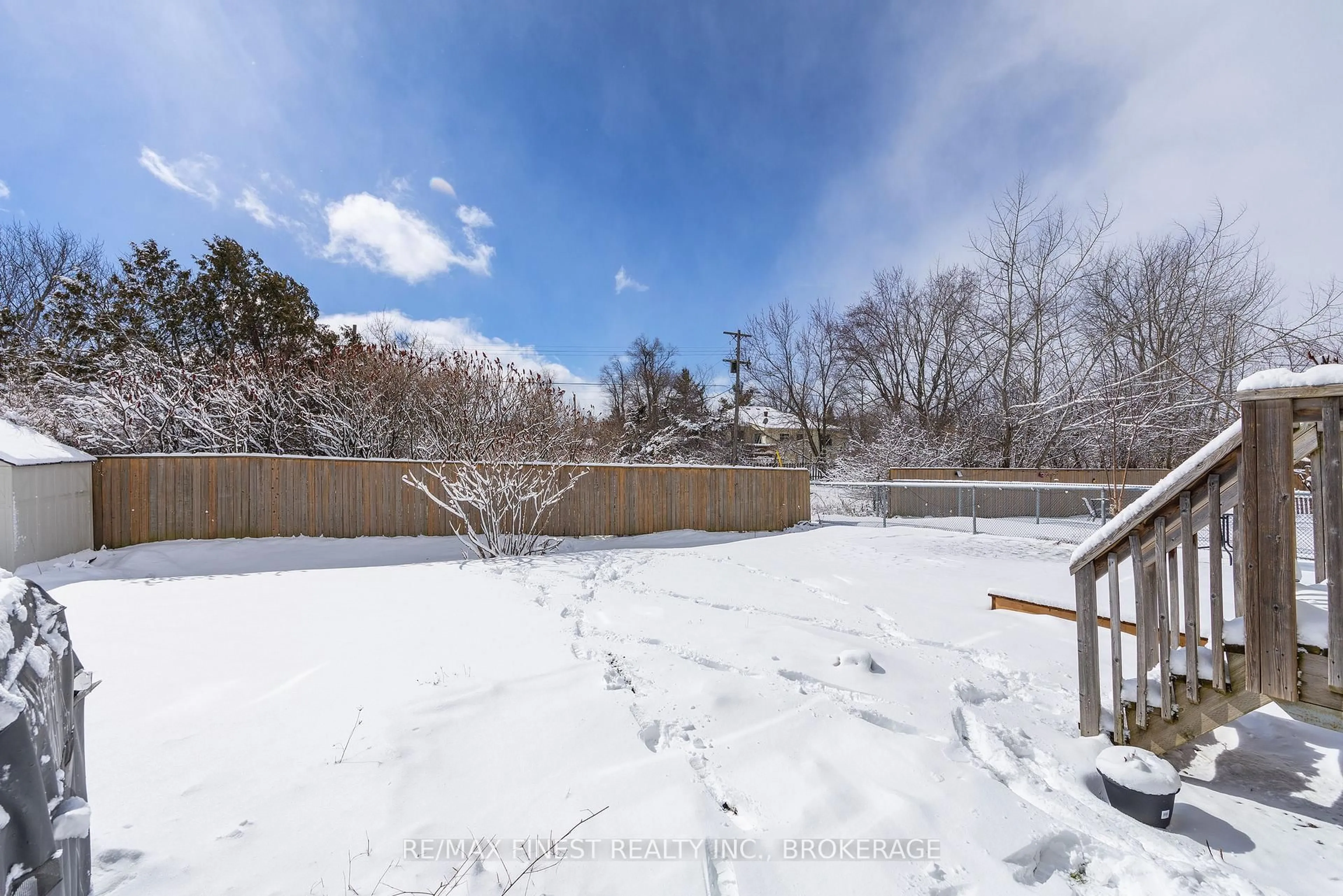 A pic from outside/outdoor area/front of a property/back of a property/a pic from drone, water/lake/river/ocean view for 921 Blossom St, Kingston Ontario K7P 0N2