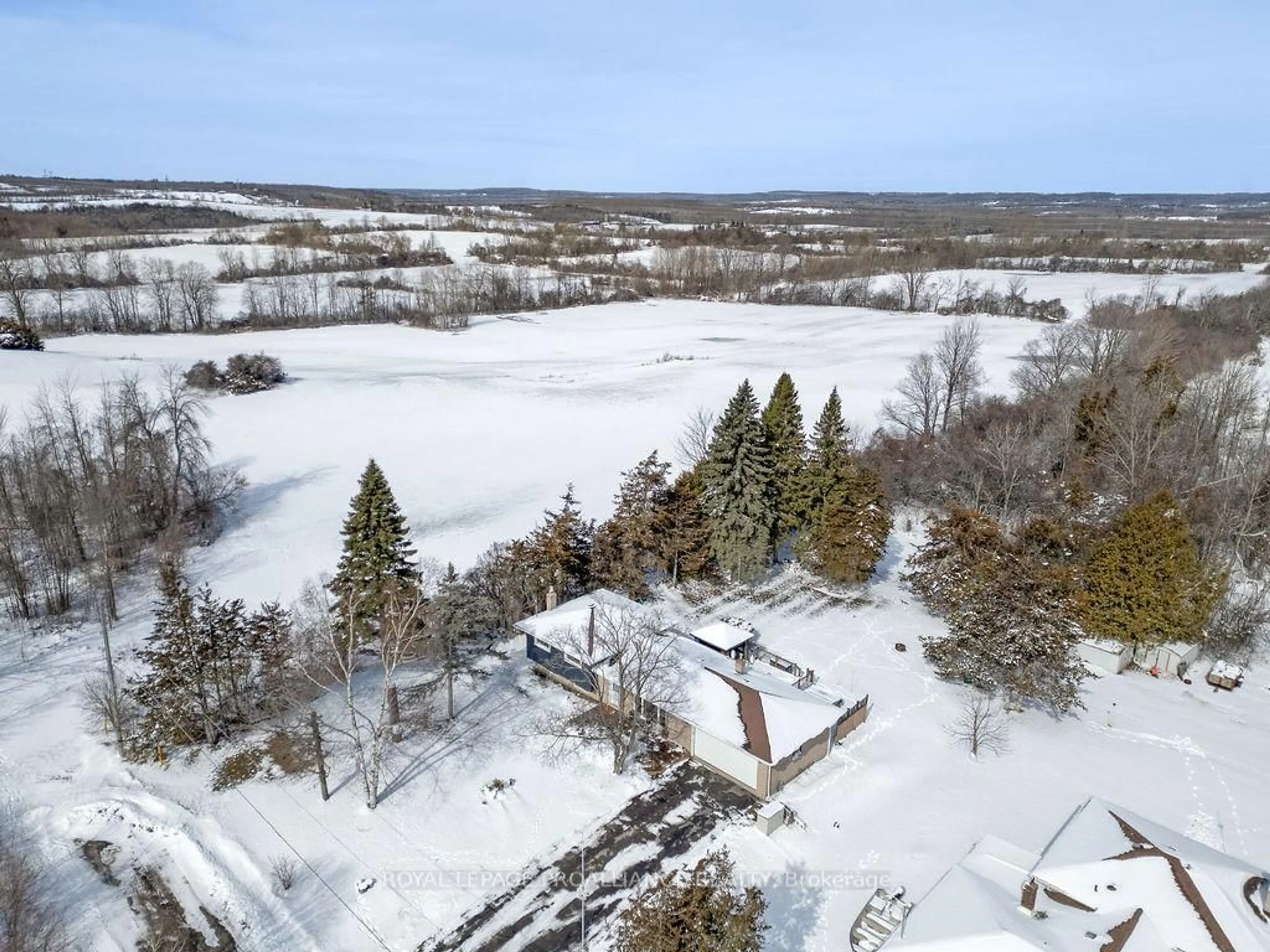 A pic from outside/outdoor area/front of a property/back of a property/a pic from drone, unknown for 202 Huntingwood Dr, Belleville Ontario K8N 4Z5