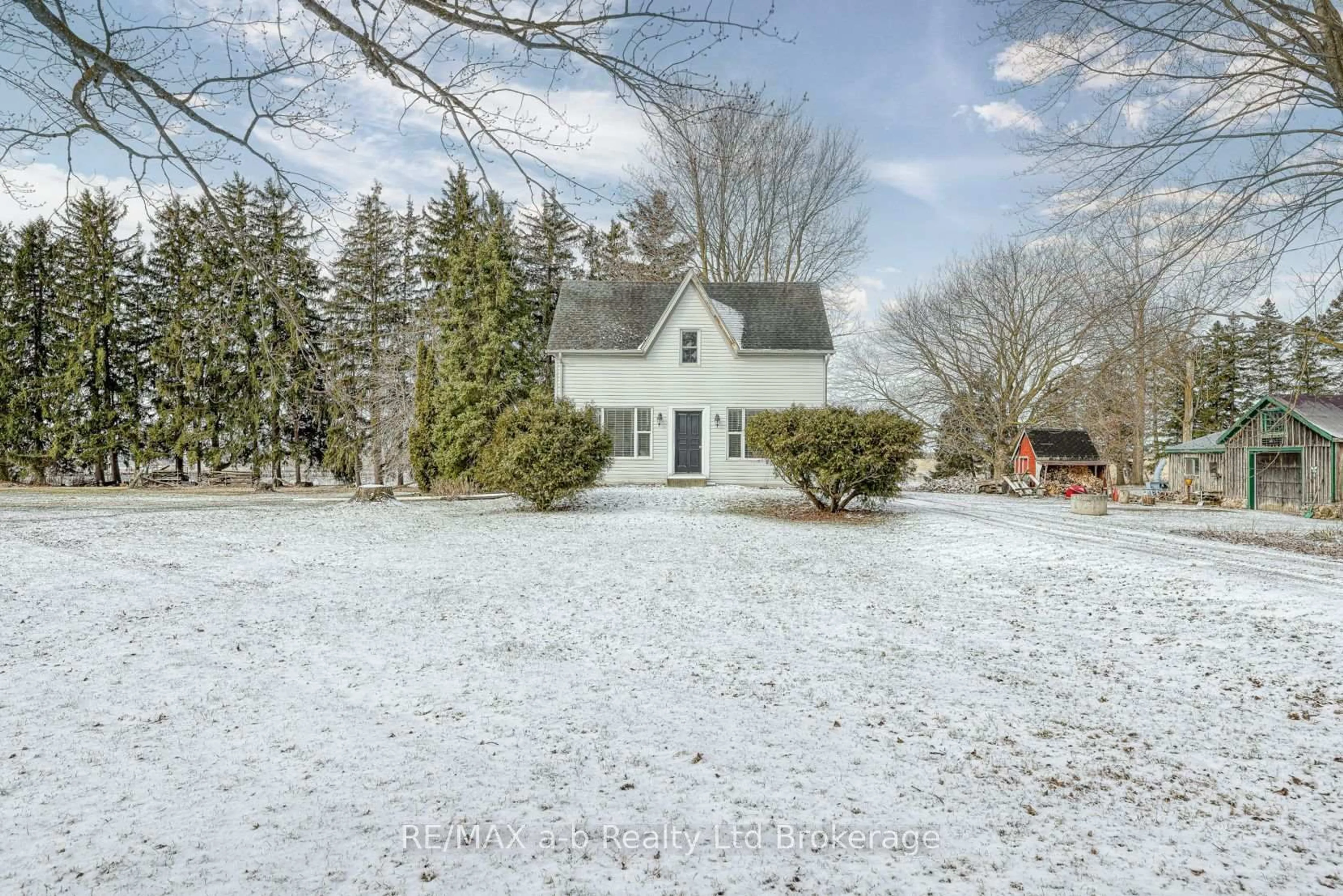 A pic from outside/outdoor area/front of a property/back of a property/a pic from drone, street for 5067 Cobble Hills Rd, Thames Centre Ontario N0M 2M0