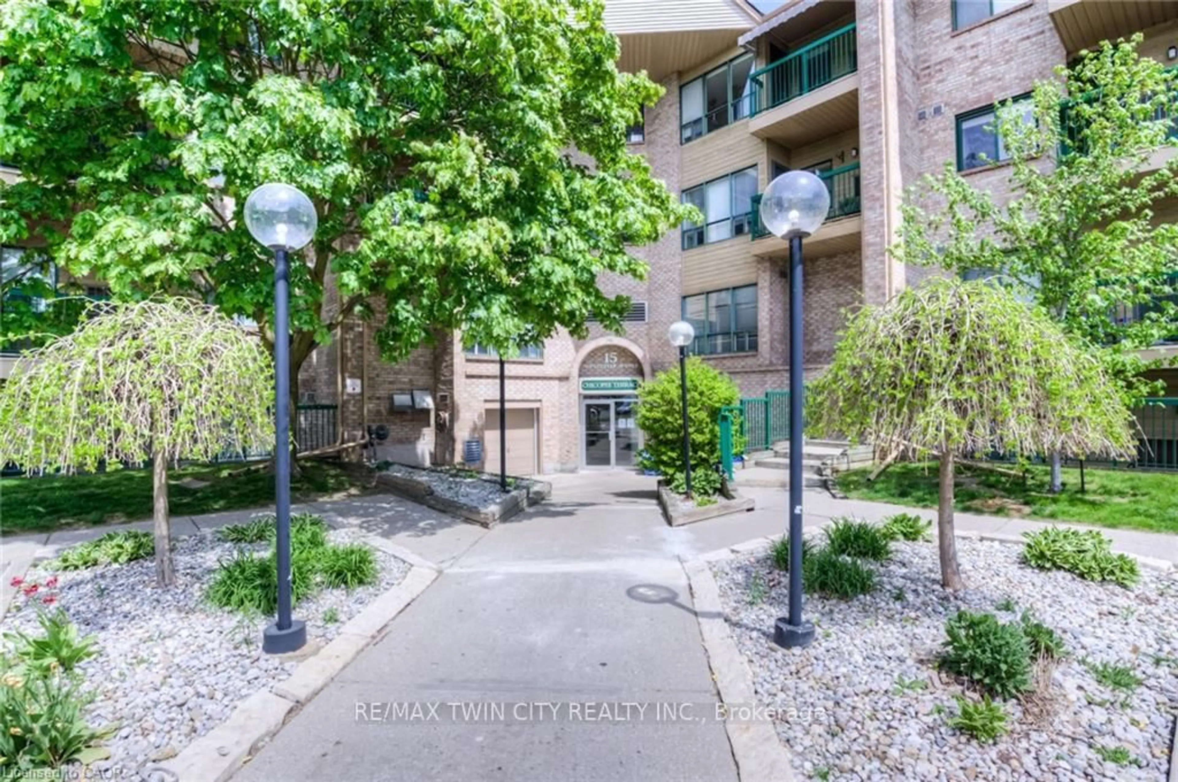 Patio, street for 15 Hofstetter Ave #318, Kitchener Ontario N2A 3Z7