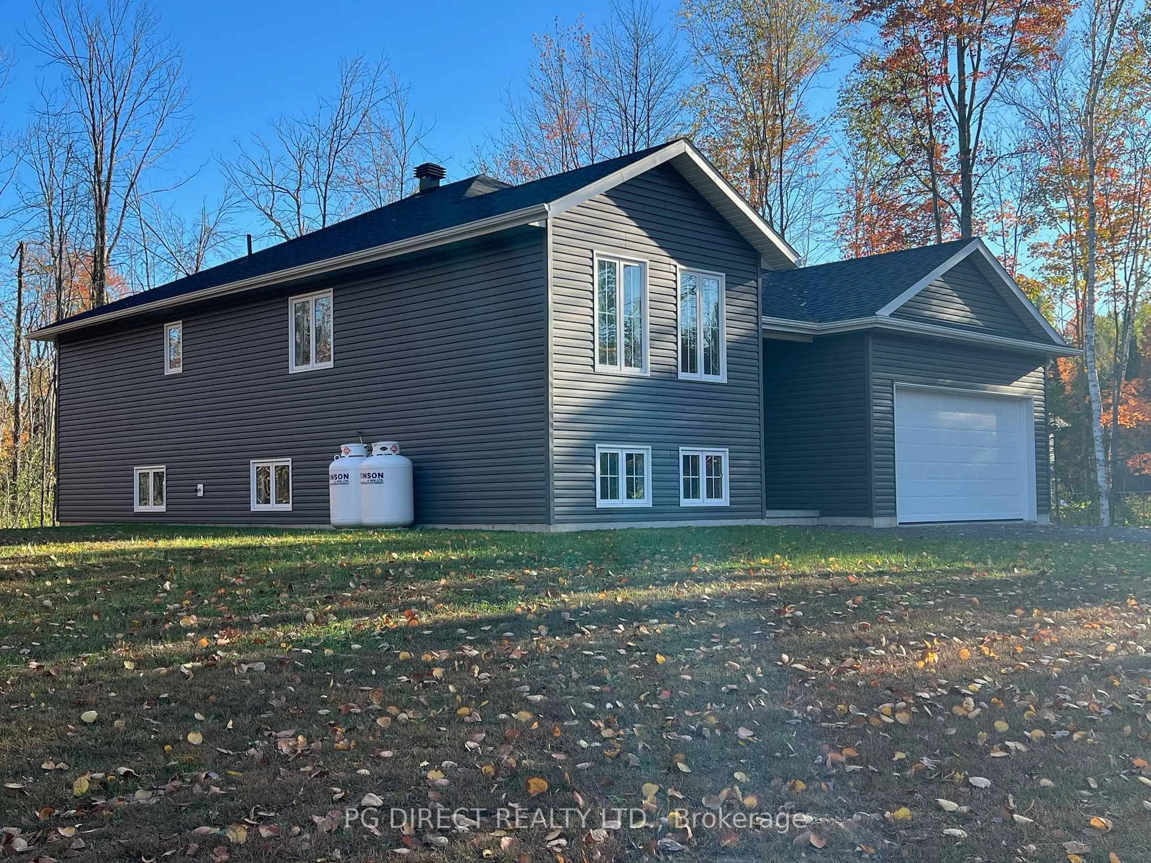 Home with vinyl exterior material, unknown for 116 Storyland Rd, Renfrew Ontario K7V 3Z8