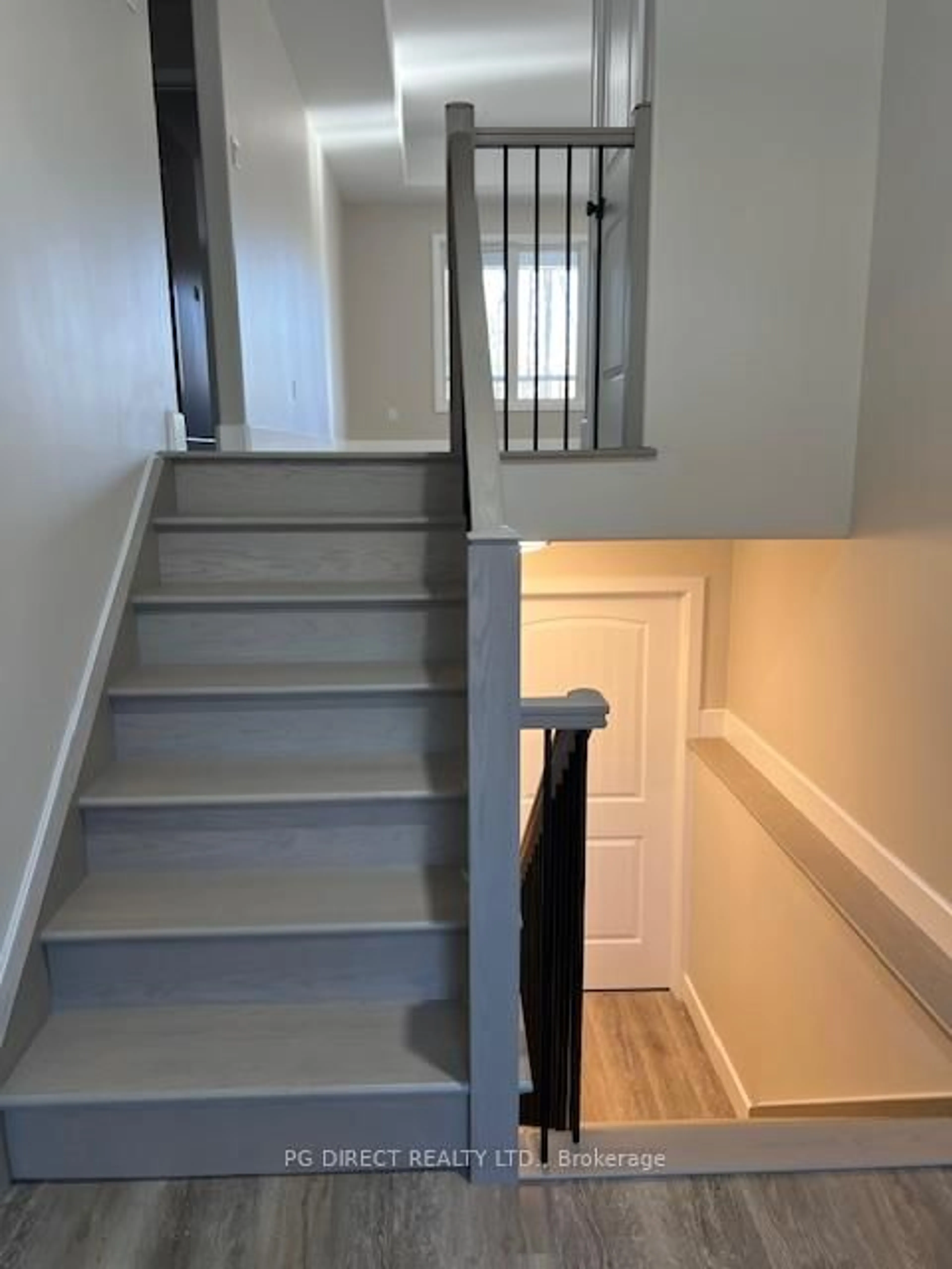 Stairs for 116 Storyland Rd, Renfrew Ontario K7V 3Z8