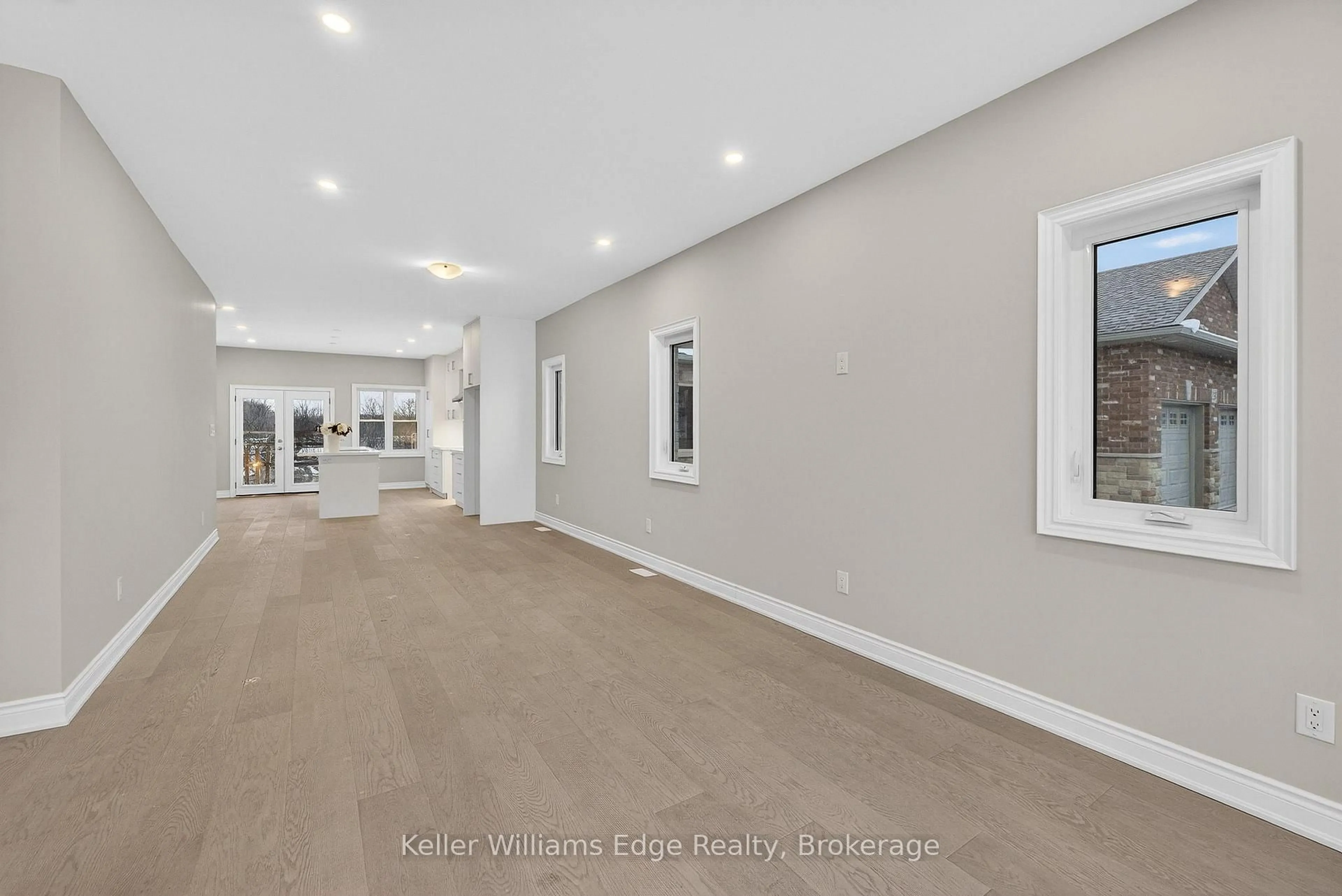 Indoor foyer for 201 Hetram Crt, Fort Erie Ontario L0S 1B0