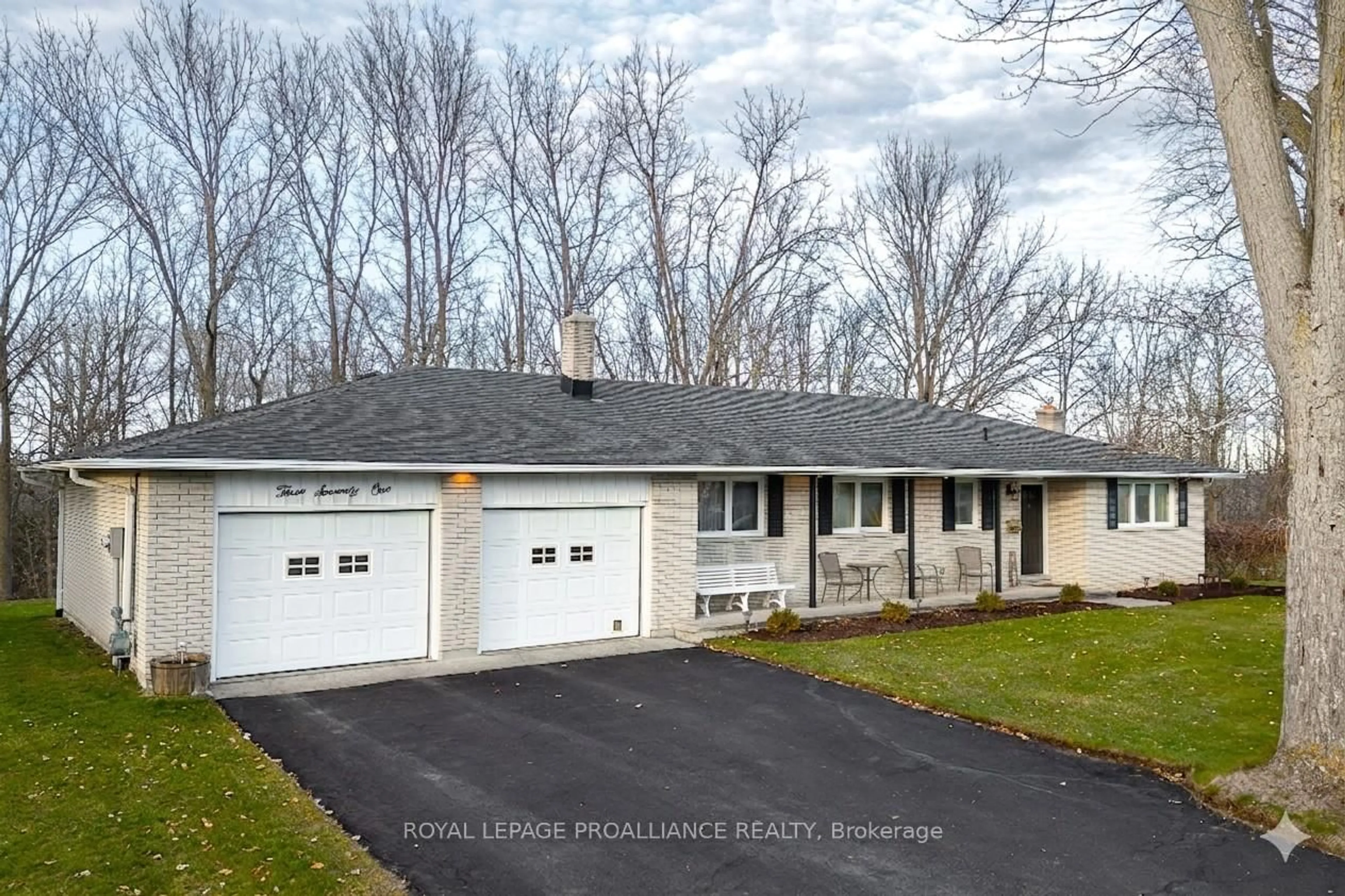 Home with vinyl exterior material, street for 371 Maple Ave, Deseronto Ontario K0K 1X0