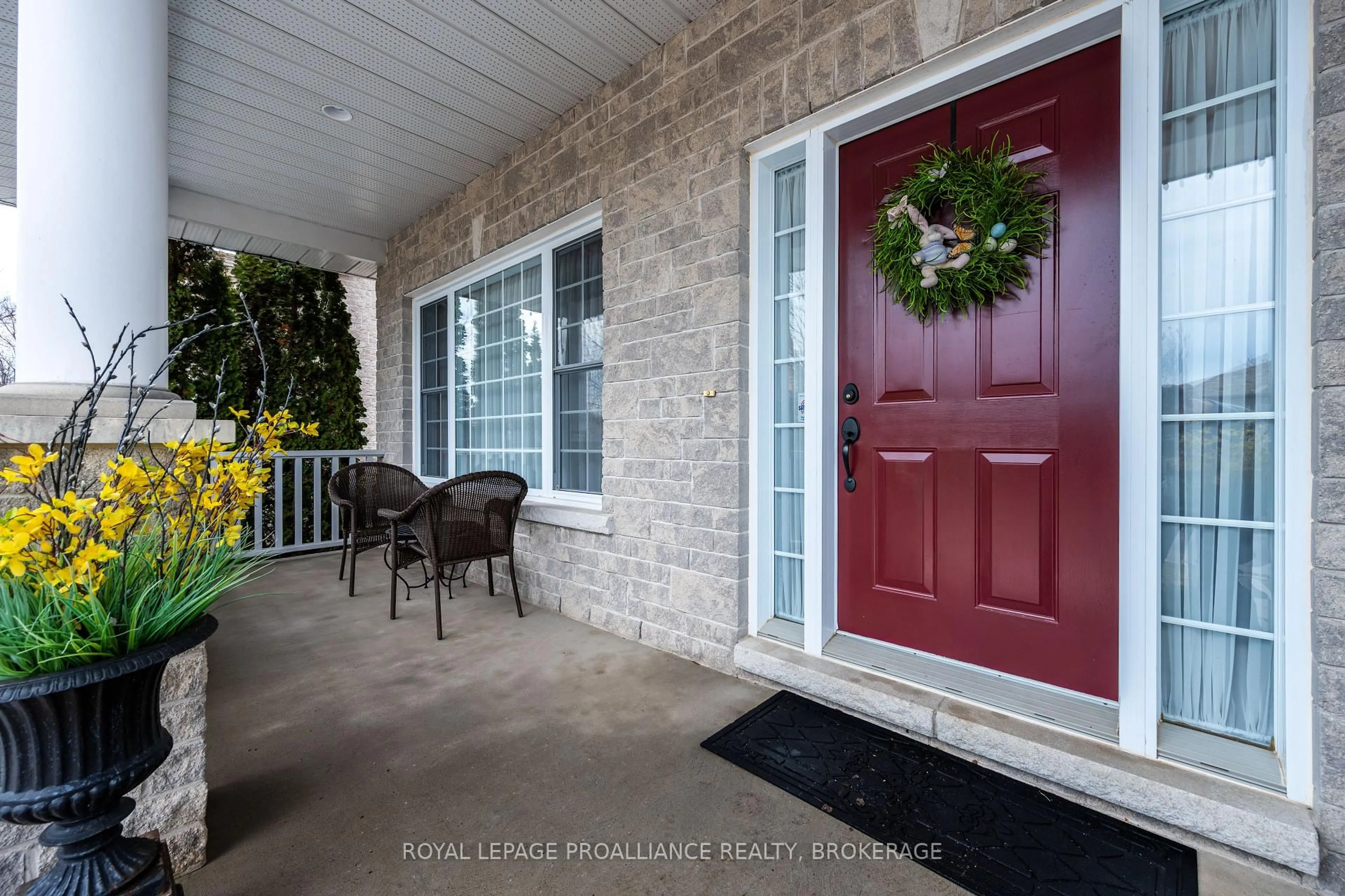 Indoor entryway for 267 Honeywood Ave, Kingston Ontario K7K 7L4