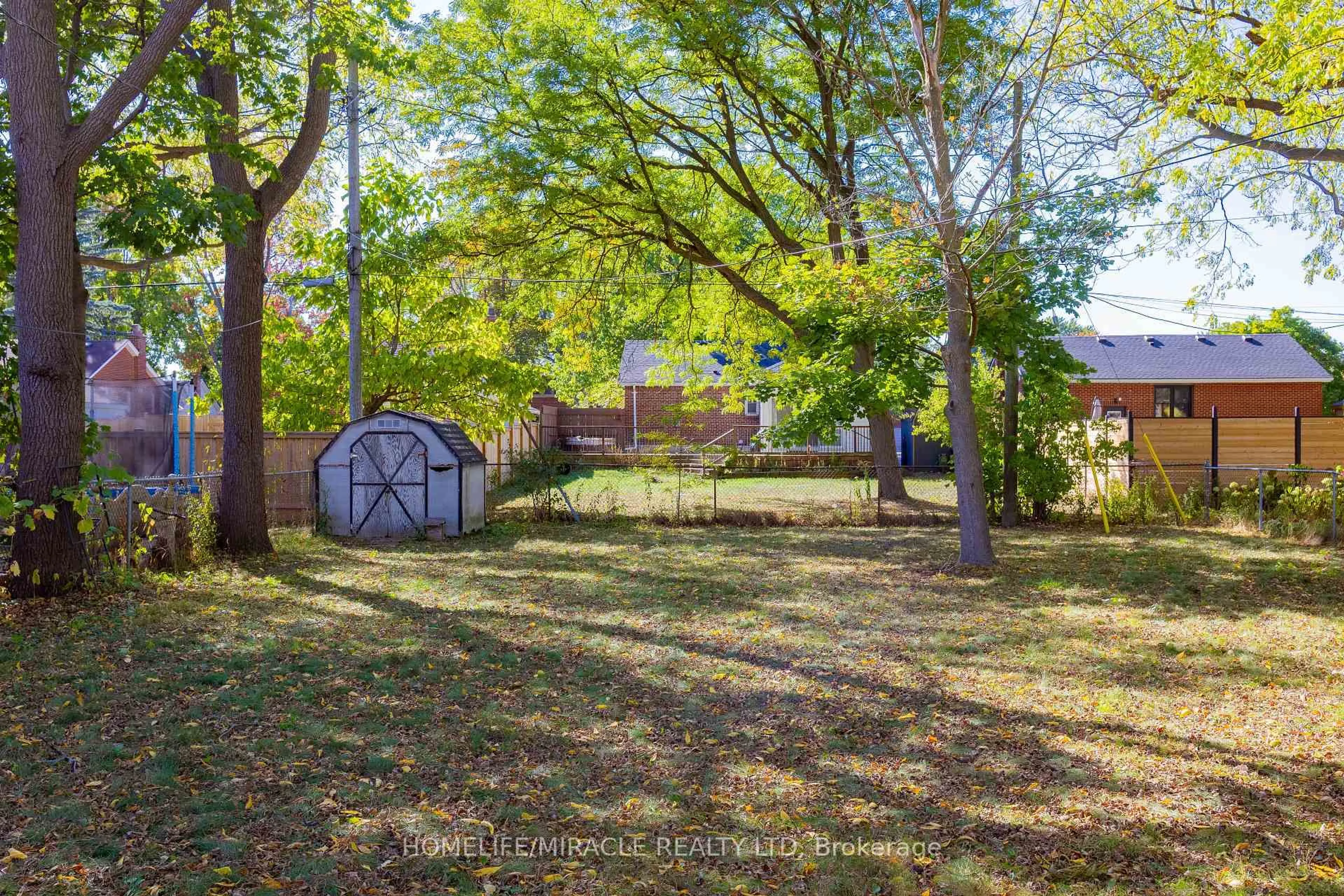 Shed for 437 Clarke Rd, London East Ontario N5W 5G6