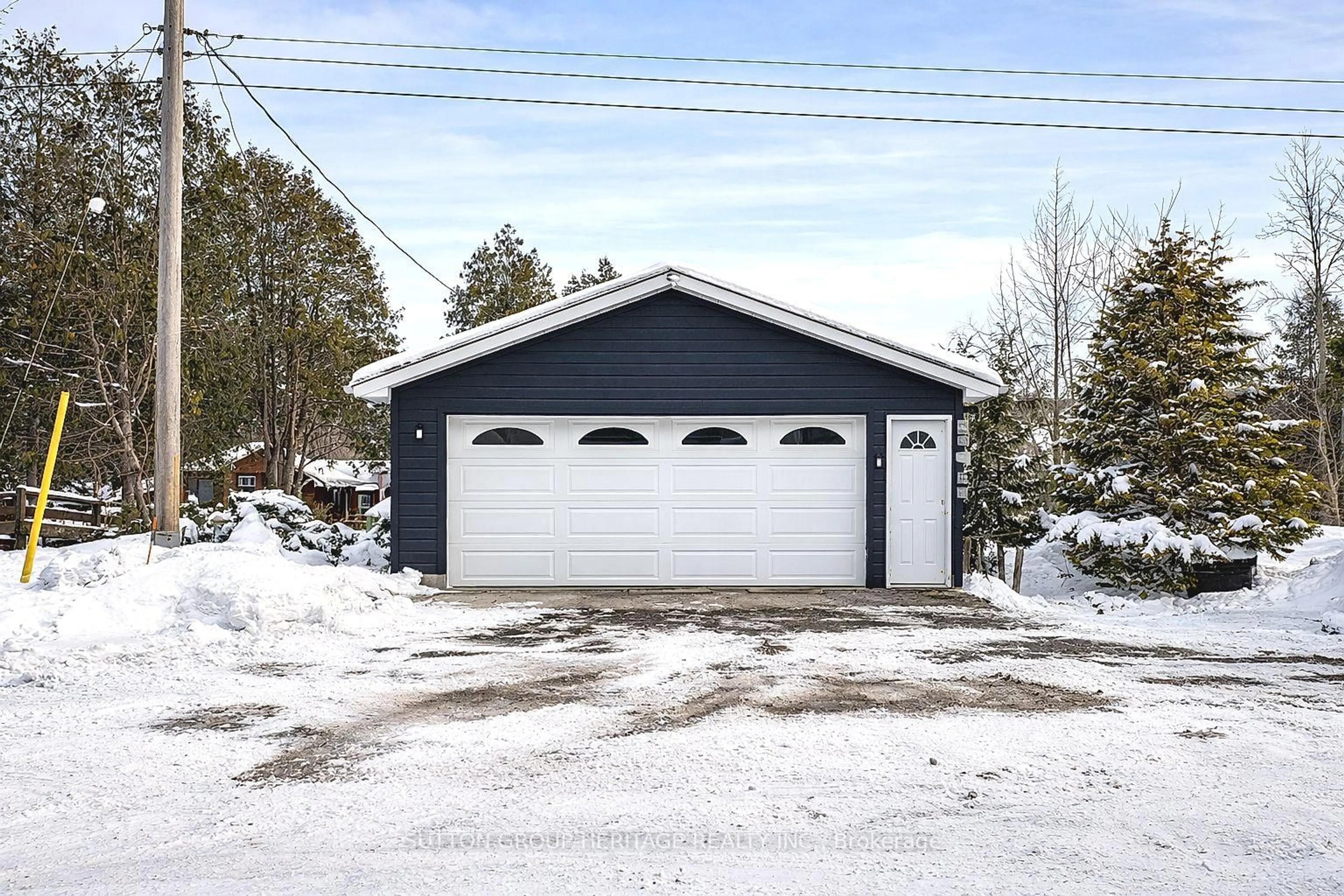 Indoor garage for 86 Fleming Bay Rd, Trent Hills Ontario K0L 1Y0