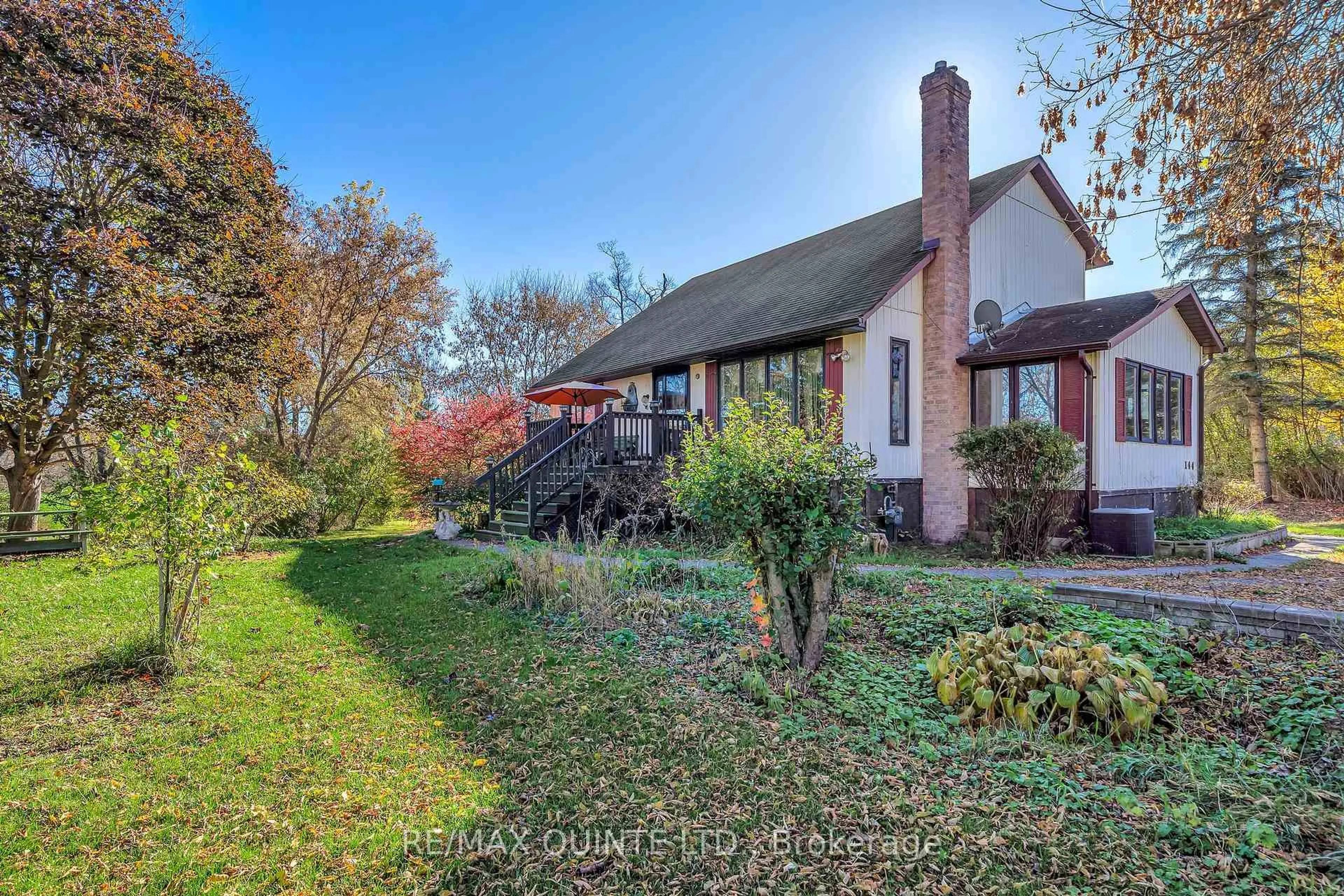 A pic from outside/outdoor area/front of a property/back of a property/a pic from drone, street for 144 Wellington St, Madoc Ontario K0K 2K0