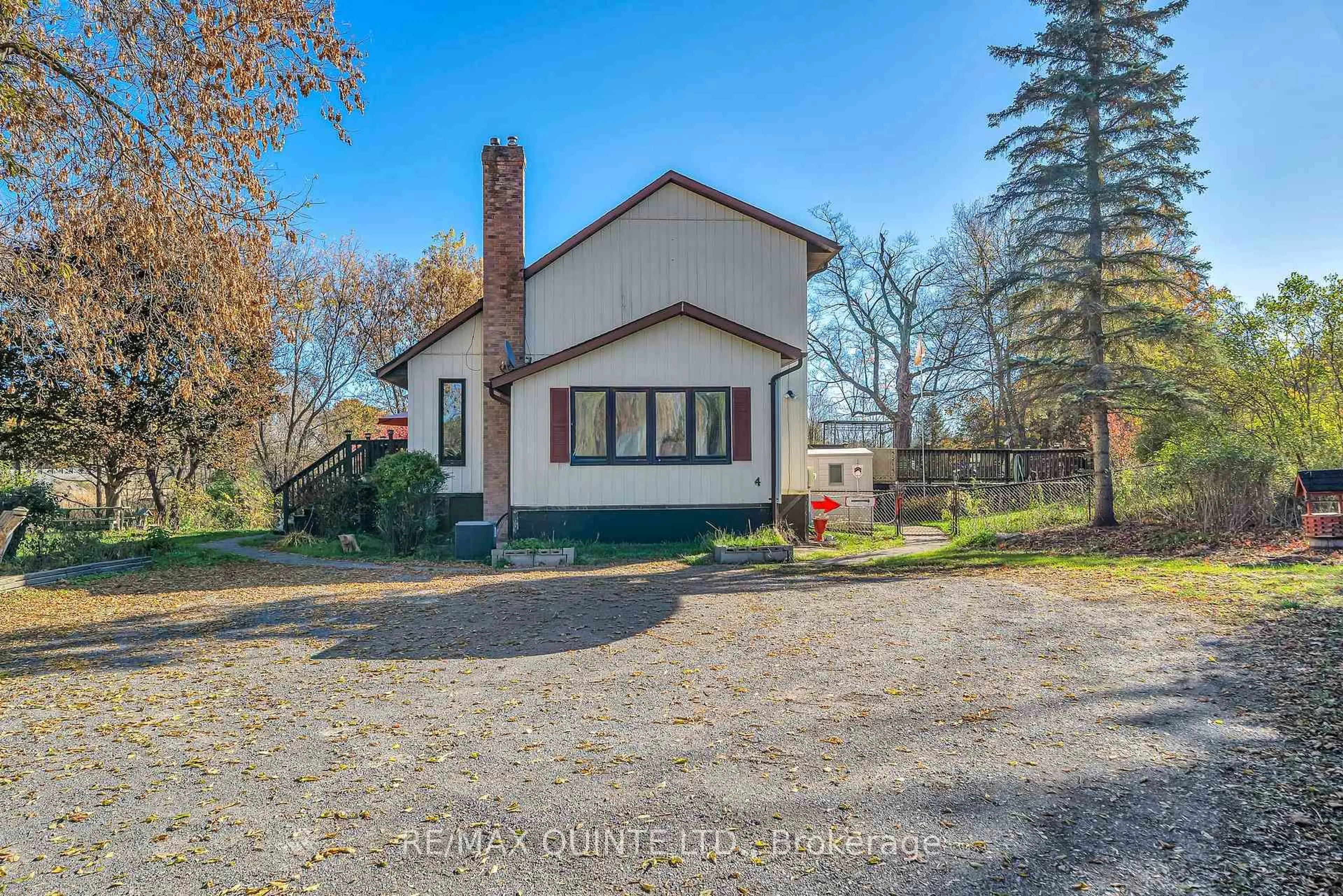 A pic from outside/outdoor area/front of a property/back of a property/a pic from drone, street for 144 Wellington St, Madoc Ontario K0K 2K0