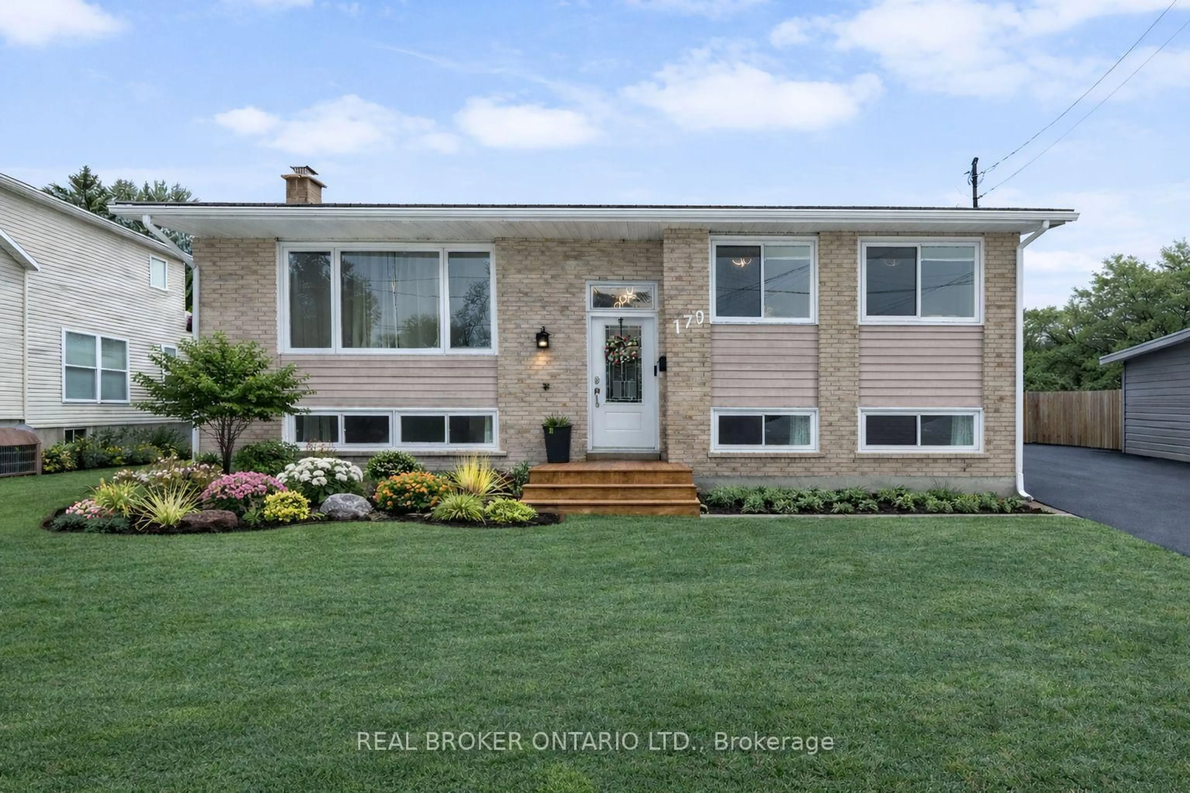 Home with brick exterior material, street for 179 Wellington St, Carleton Place Ontario K7C 1B4