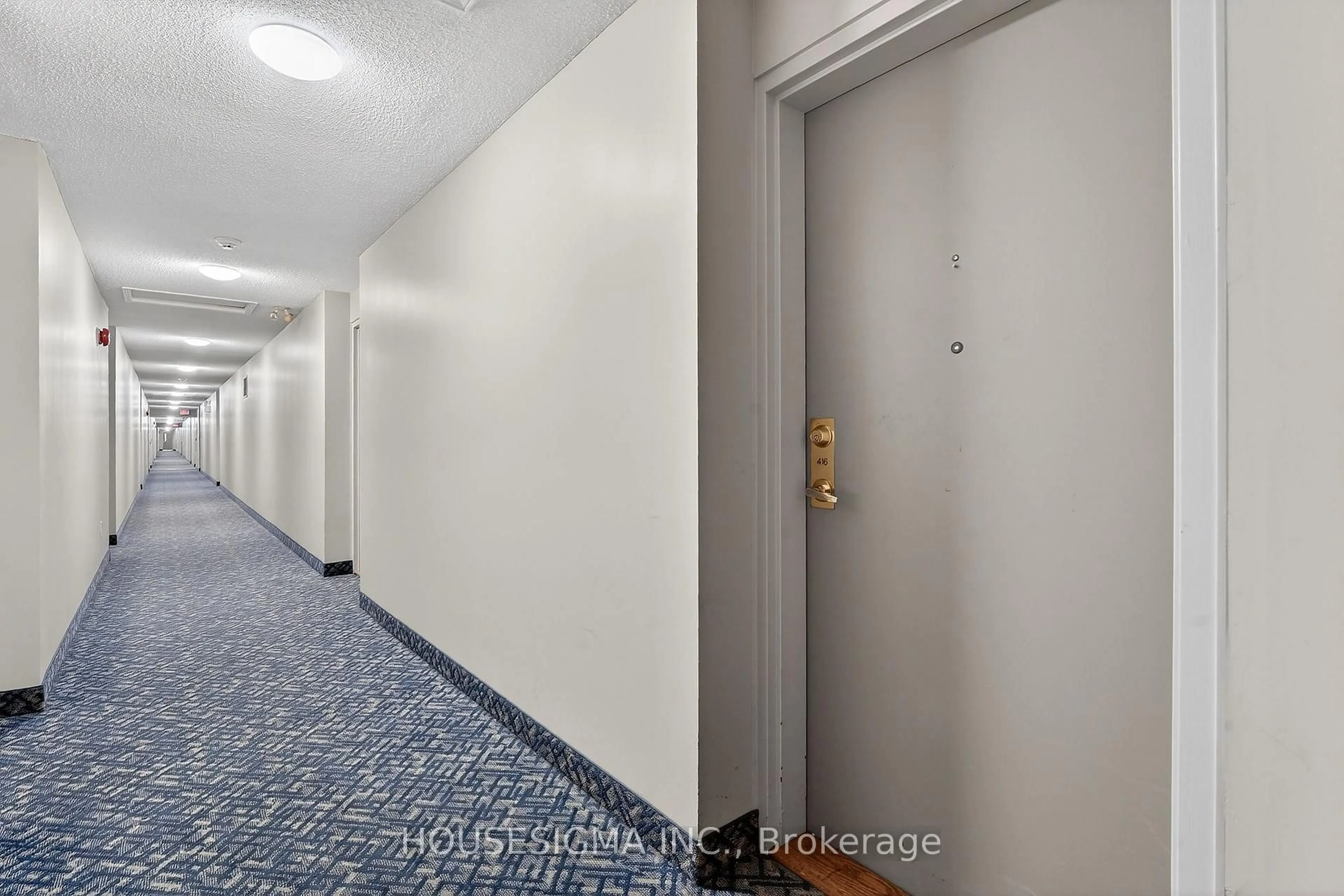 Indoor foyer for 78 Roehampton Ave #416, St. Catharines Ontario L2M 7W9