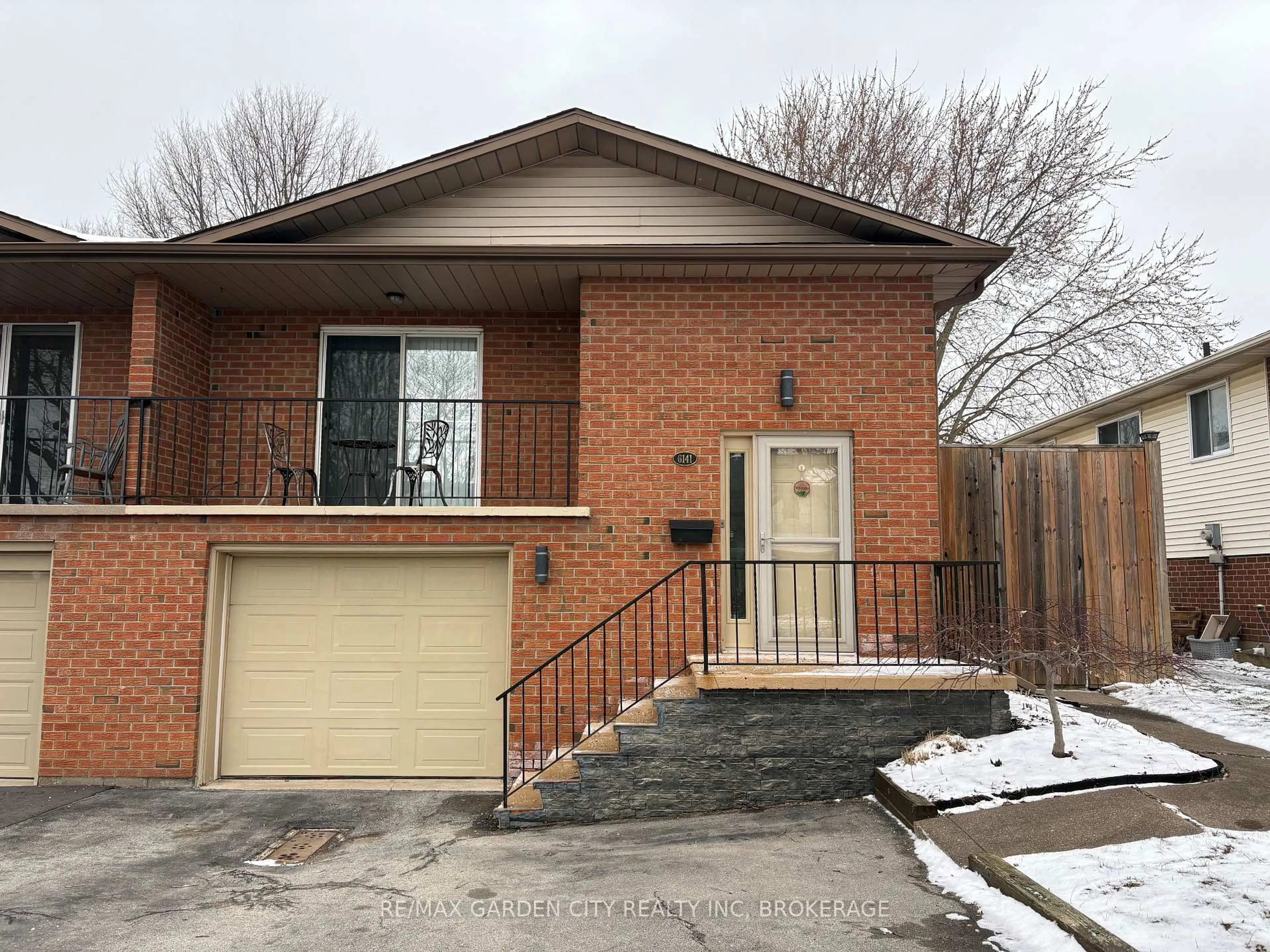 Home with brick exterior material, street for 6141 Wildrose Cres, Niagara Falls Ontario L2G 7T3
