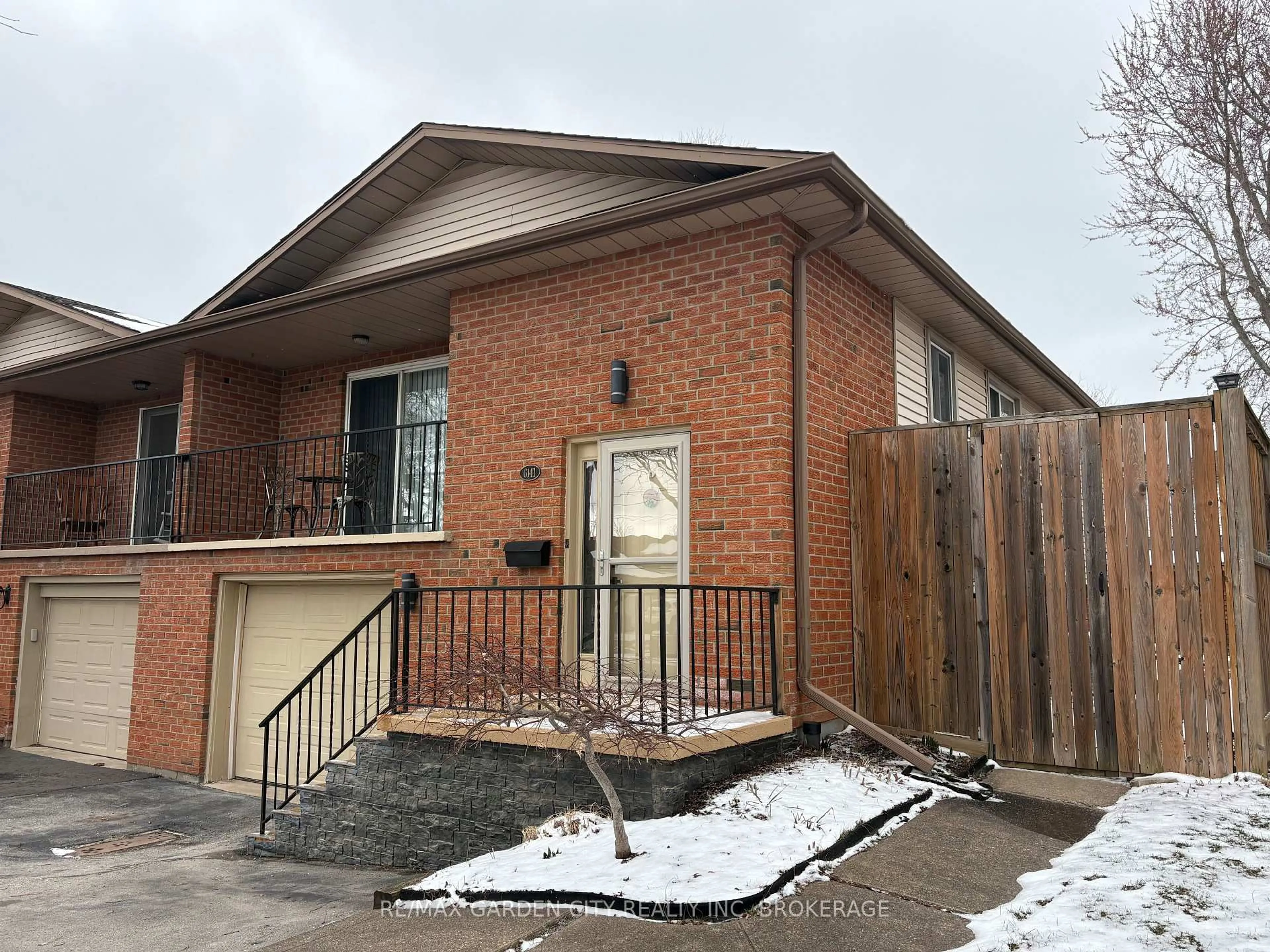 Home with brick exterior material, street for 6141 Wildrose Cres, Niagara Falls Ontario L2G 7T3