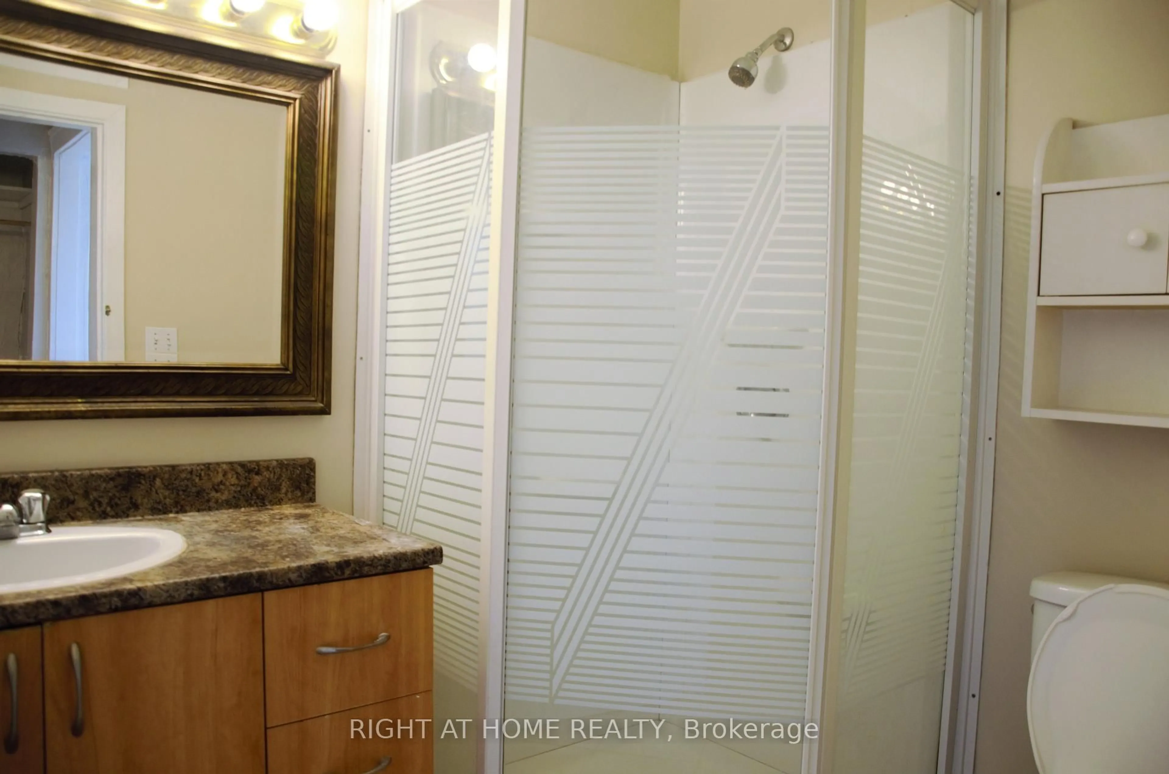 Standard bathroom, ceramic/tile floor for 177 Goulburn Ave, Ottawa Ontario K1N 8E3