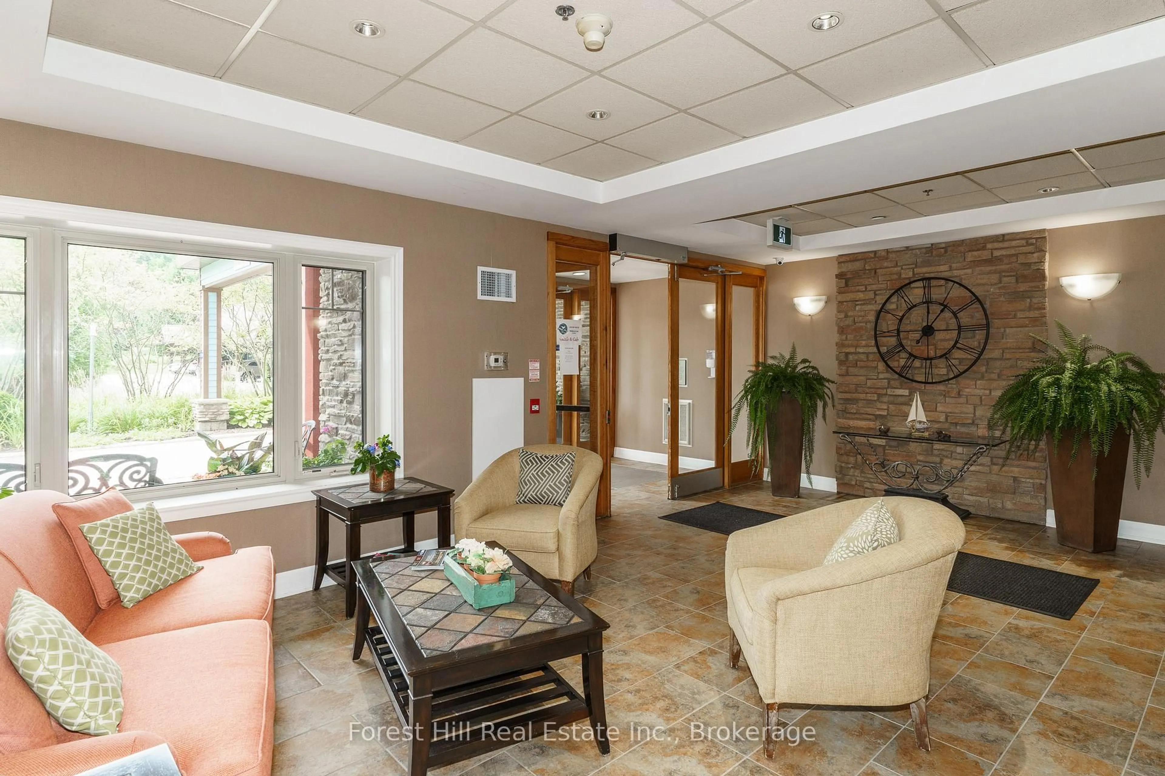 Lobby for 130 STEAMSHIP BAY Rd #307, Gravenhurst Ontario P1P 1Z9