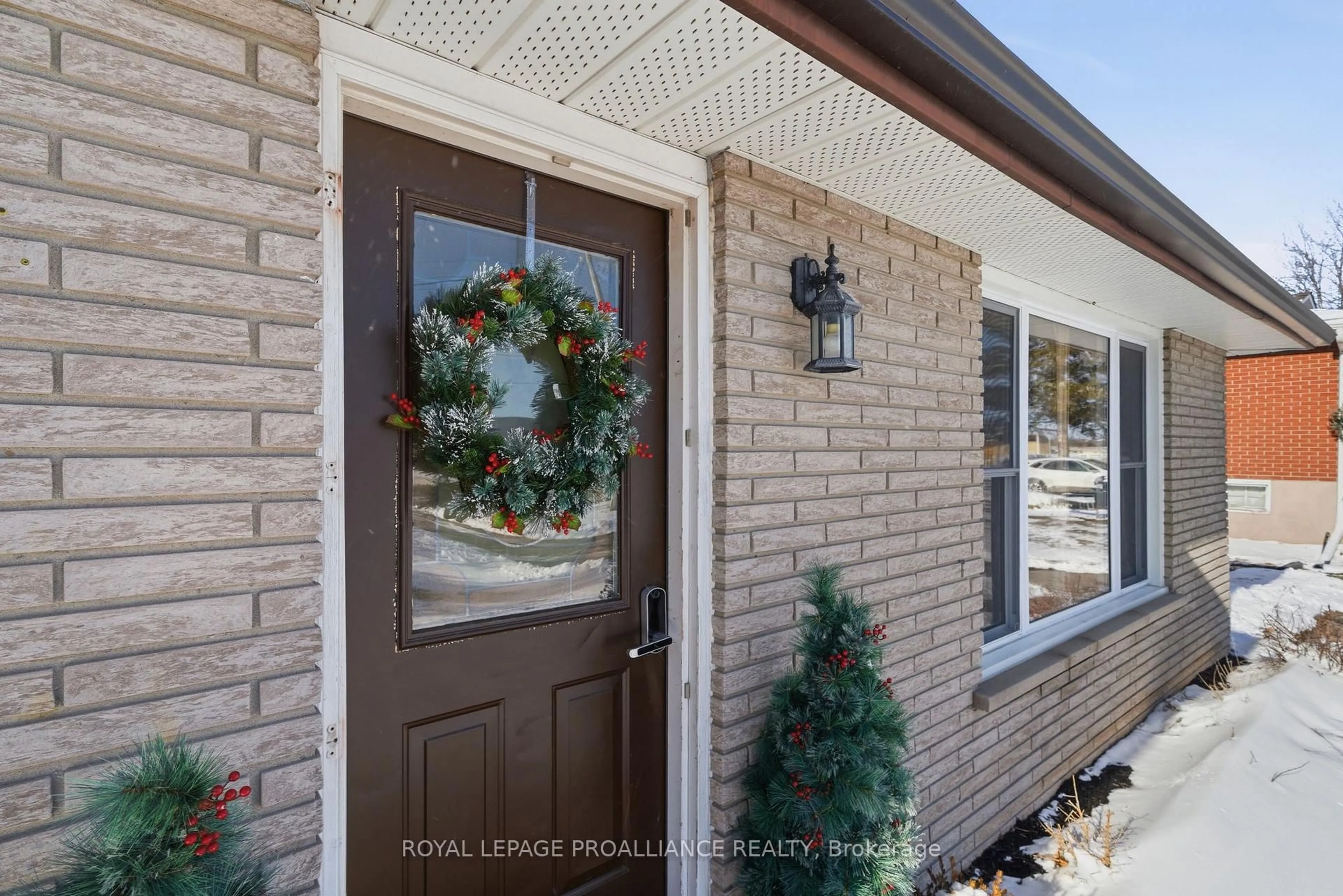 Home with brick exterior material, street for 2292 Hamilton Rd, Trenton Ontario K8V 5P8