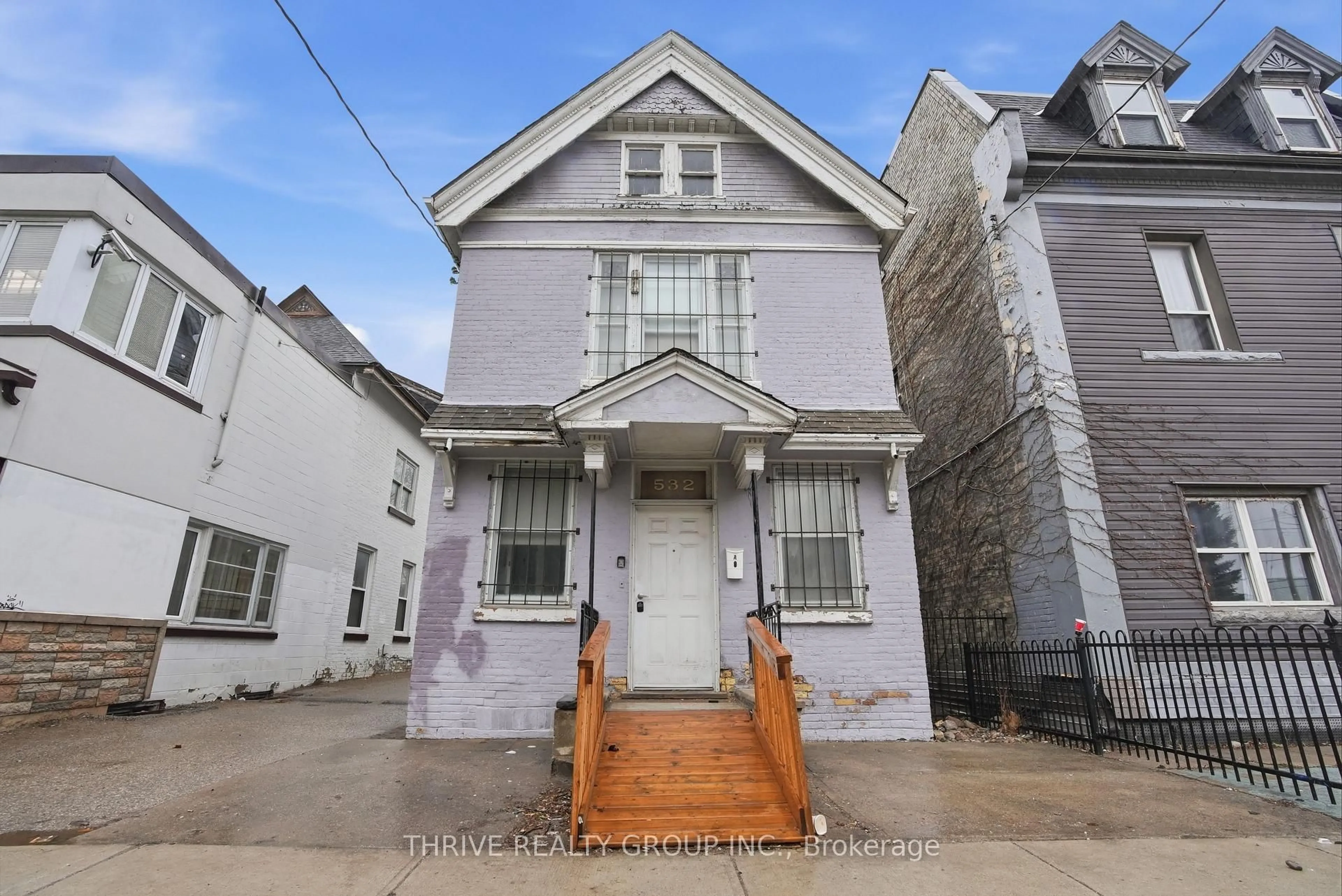 Unknown for 532-538 Dundas St, London East Ontario N6B 1W6