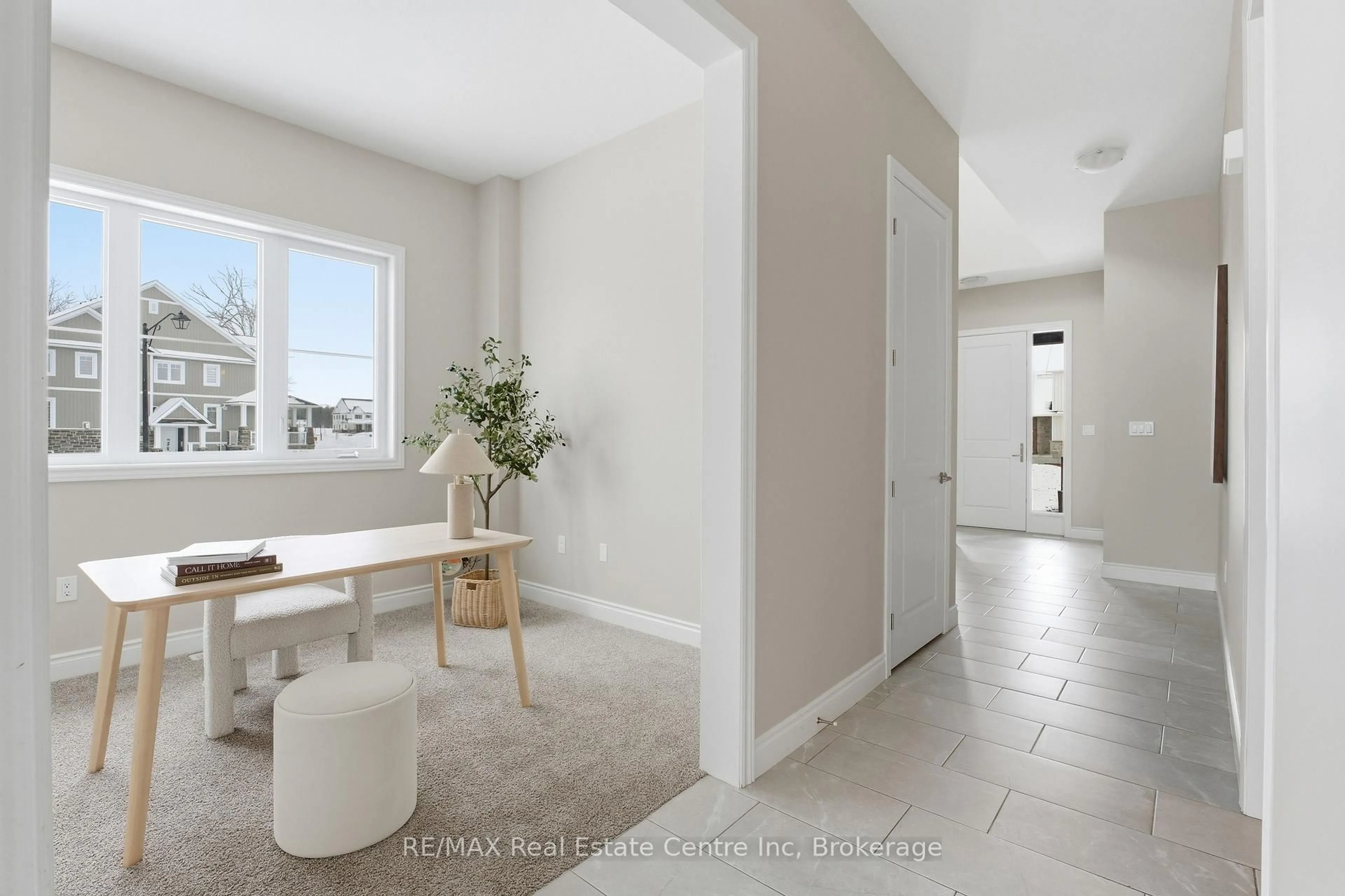 Indoor entryway for 162 HARRISON St, Centre Wellington Ontario N0B 1S0