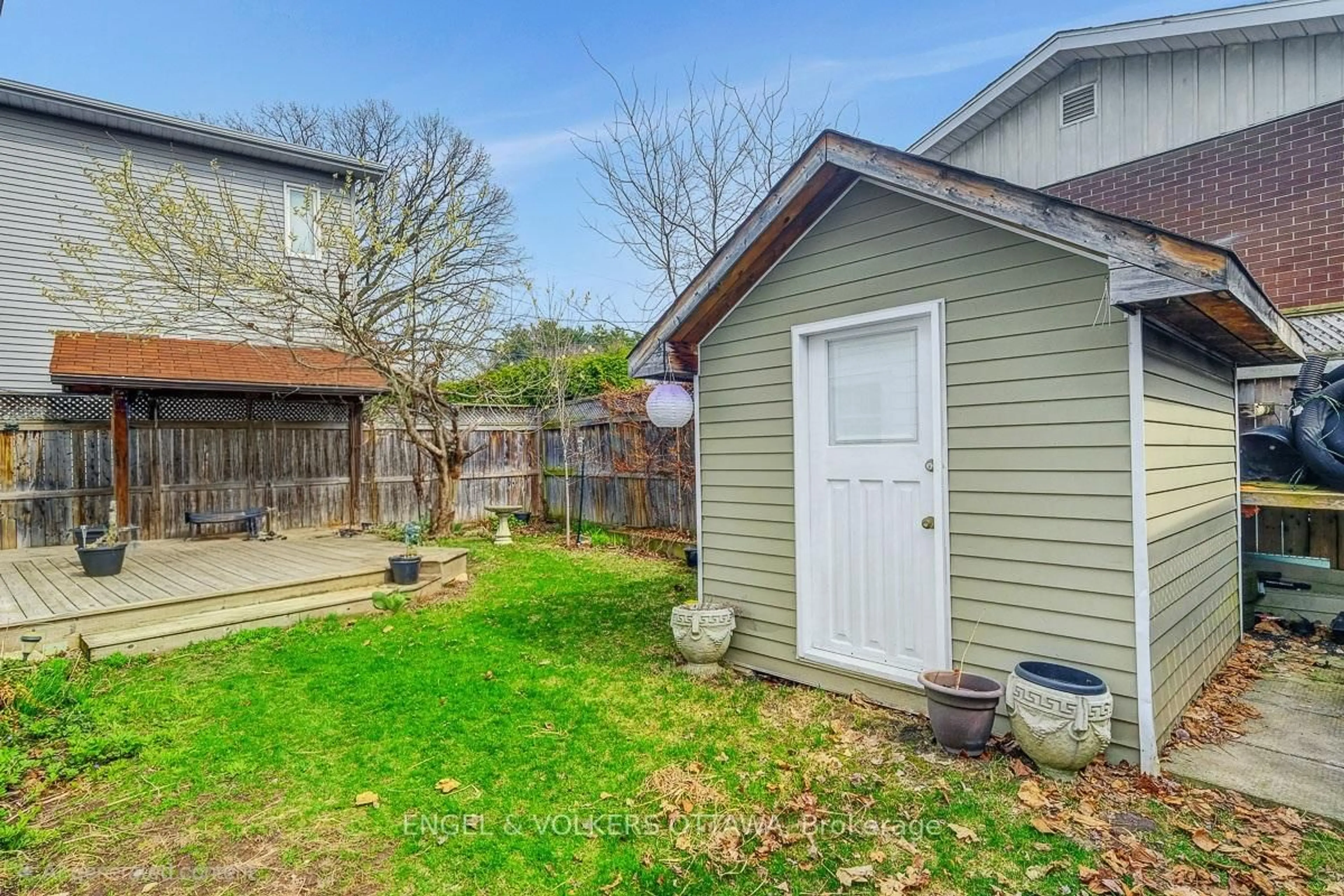 Unknown for 989 Bakervale Dr, Ottawa Ontario K1Z 6N7