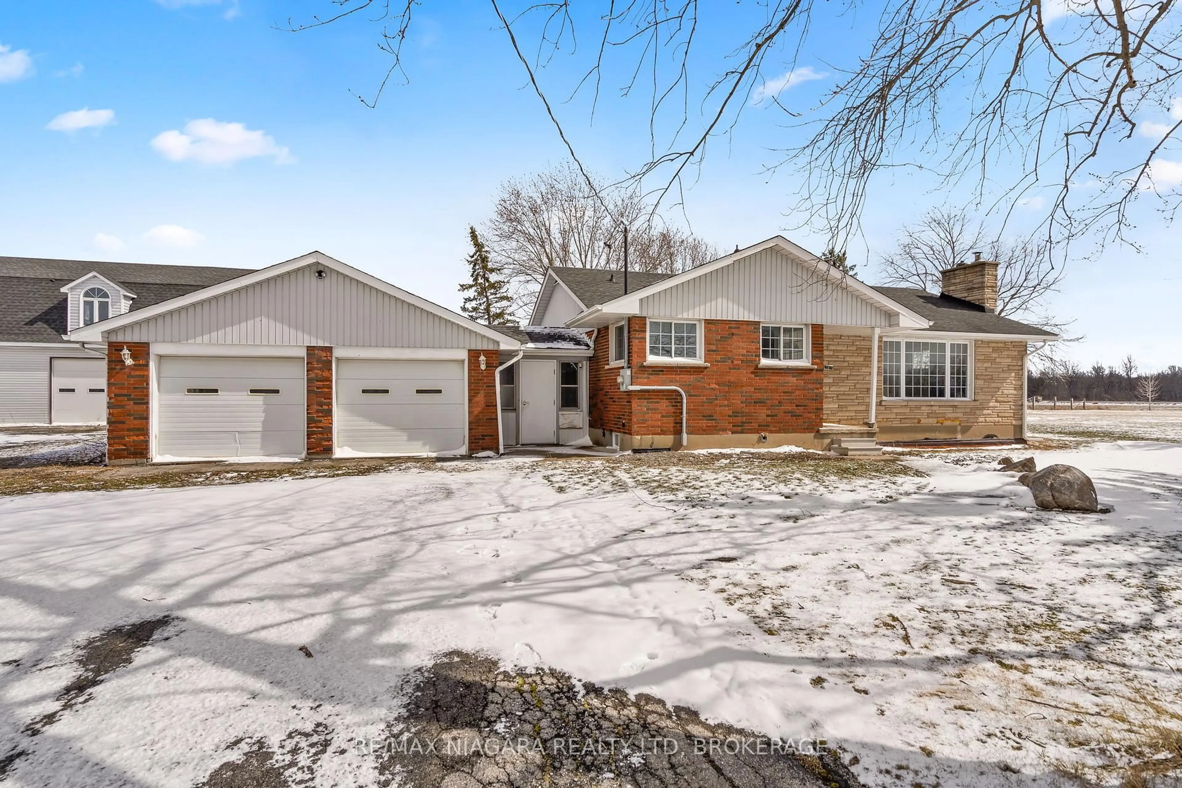 Home with brick exterior material, street for 1956 STEVENSVILLE Rd, Fort Erie Ontario L0S 1S0