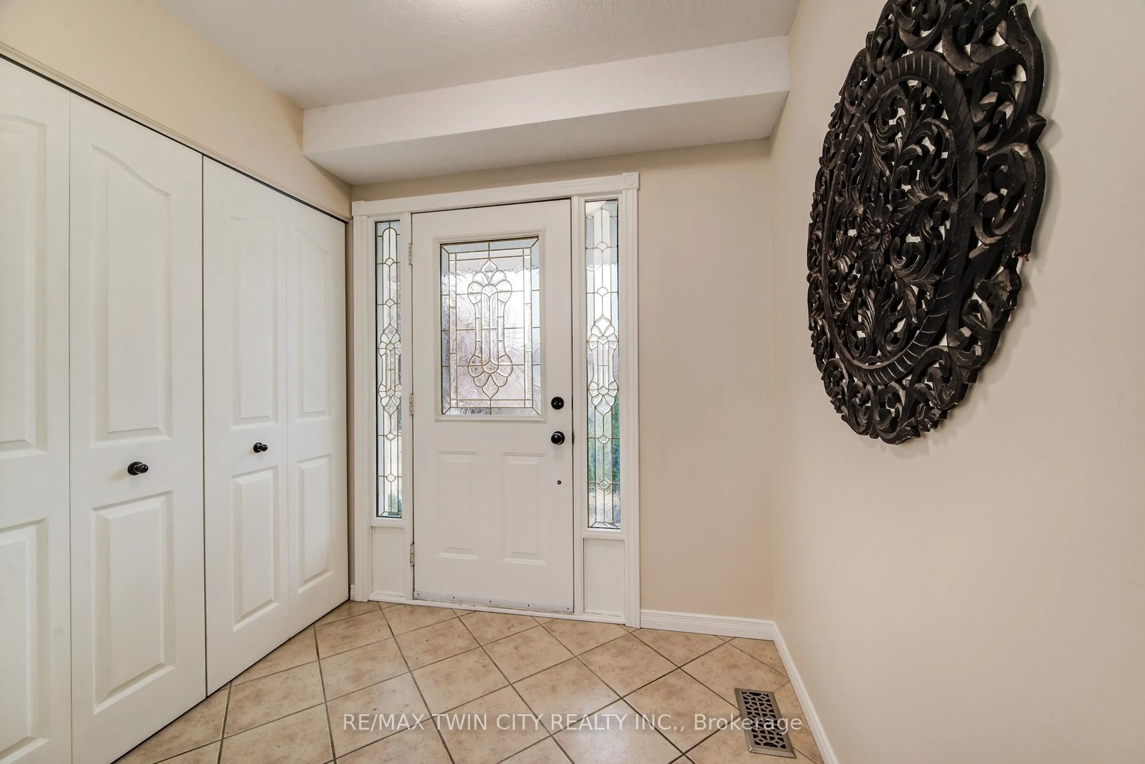 Indoor entryway for 278 Huck Cres, Kitchener Ontario N2N 3M8