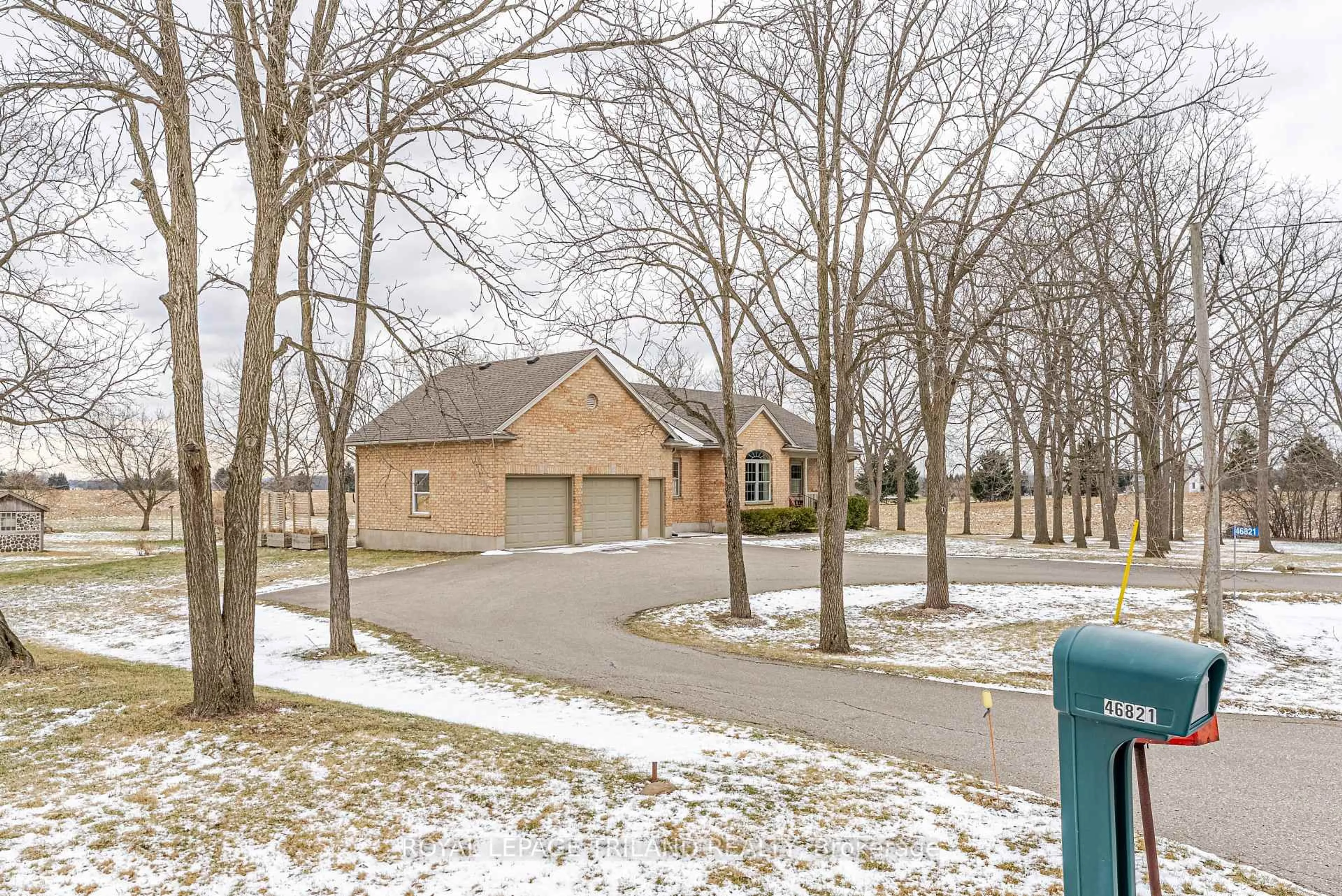 A pic from outside/outdoor area/front of a property/back of a property/a pic from drone, street for 46821 Mapleton Line, Malahide Ontario N5H 2R6