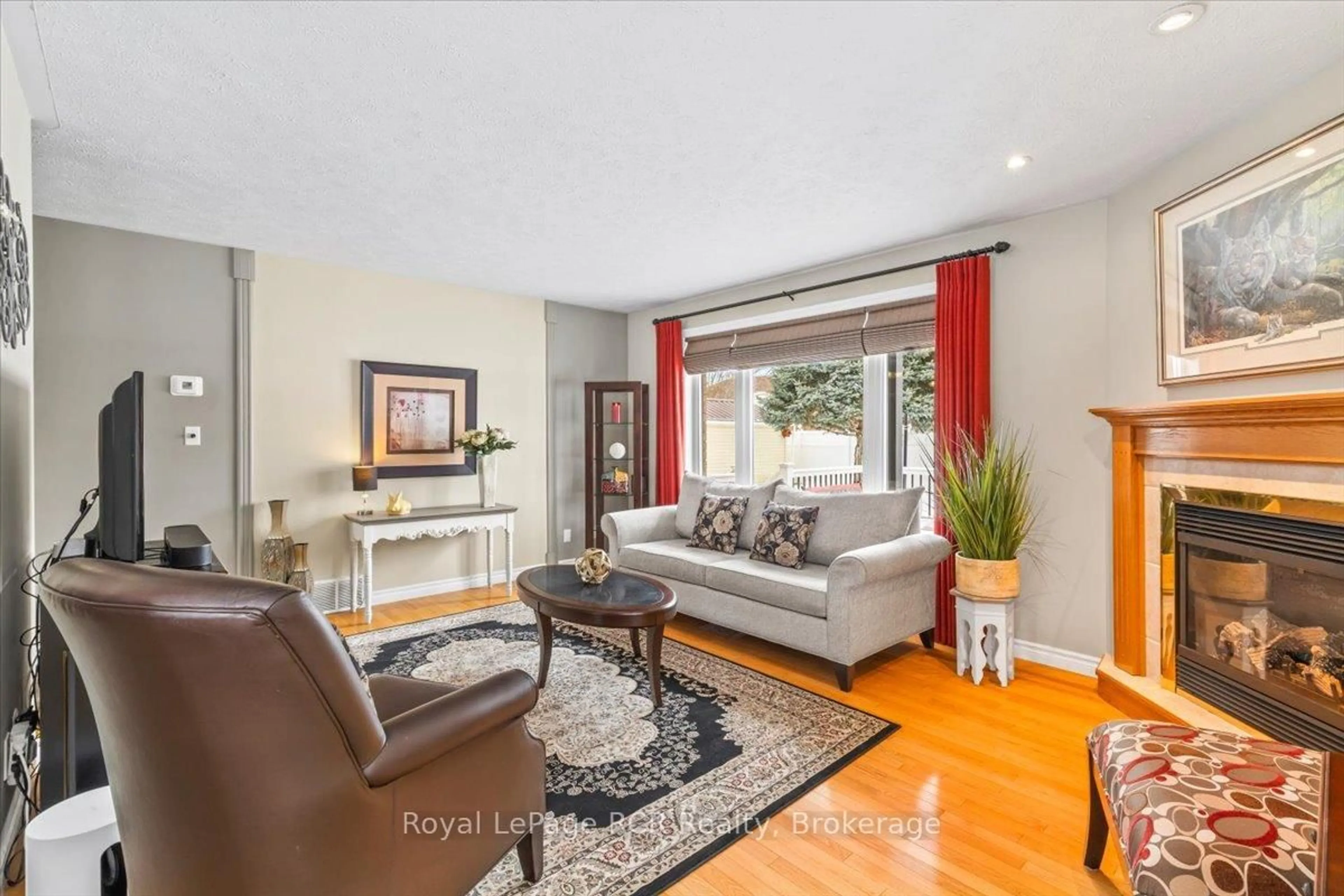 Living room with furniture, unknown for 393 1st St, Hanover Ontario N4N 3T8