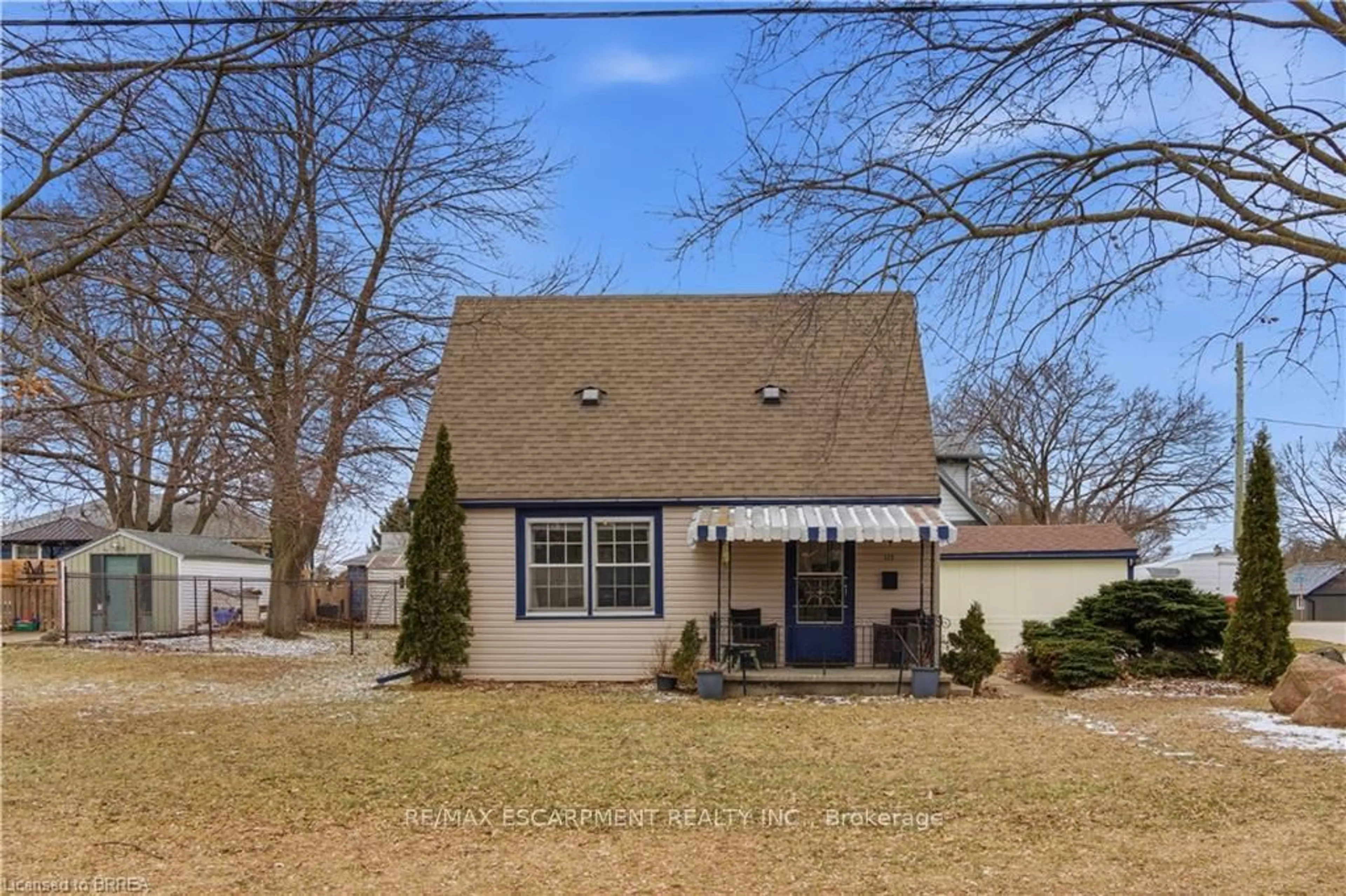 Unknown for 112 Dundas St, Brant Ontario N3L 1G9