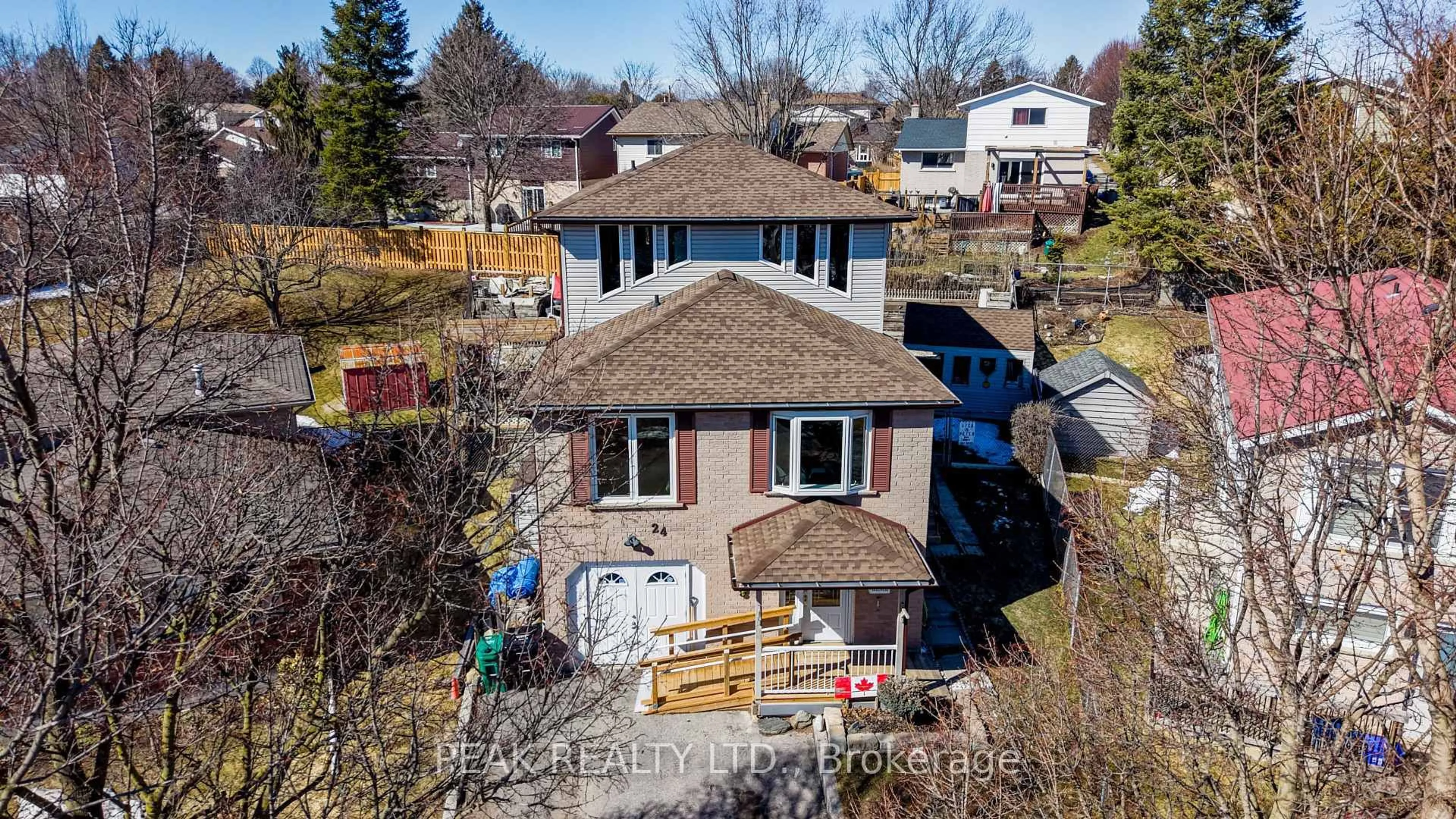 A pic from outside/outdoor area/front of a property/back of a property/a pic from drone, street for 24 Farmington Pl, Kitchener Ontario N2P 1Y3