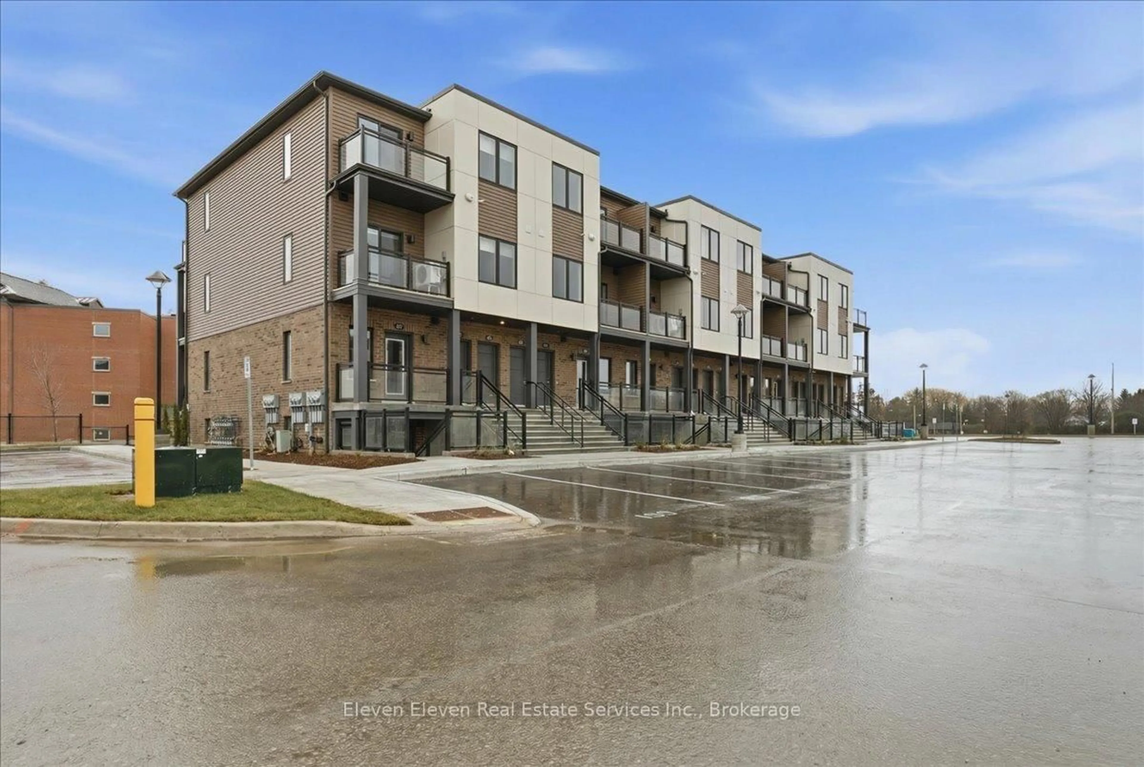 Unknown for 940 St. David St #111, Centre Wellington Ontario N1M 0L7