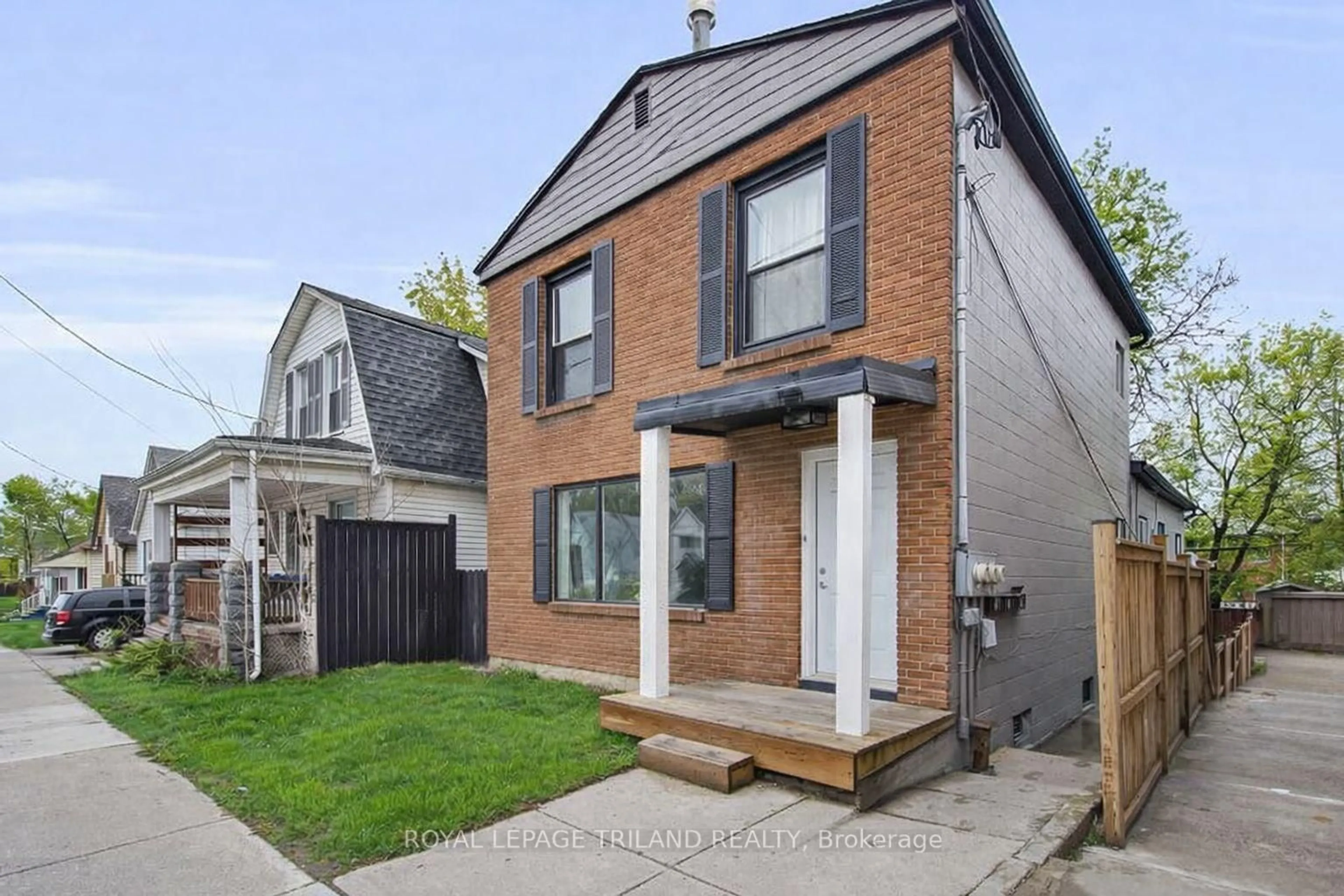 Home with brick exterior material, street for 18.5 Adelaide St, London South Ontario N5Z 3J8