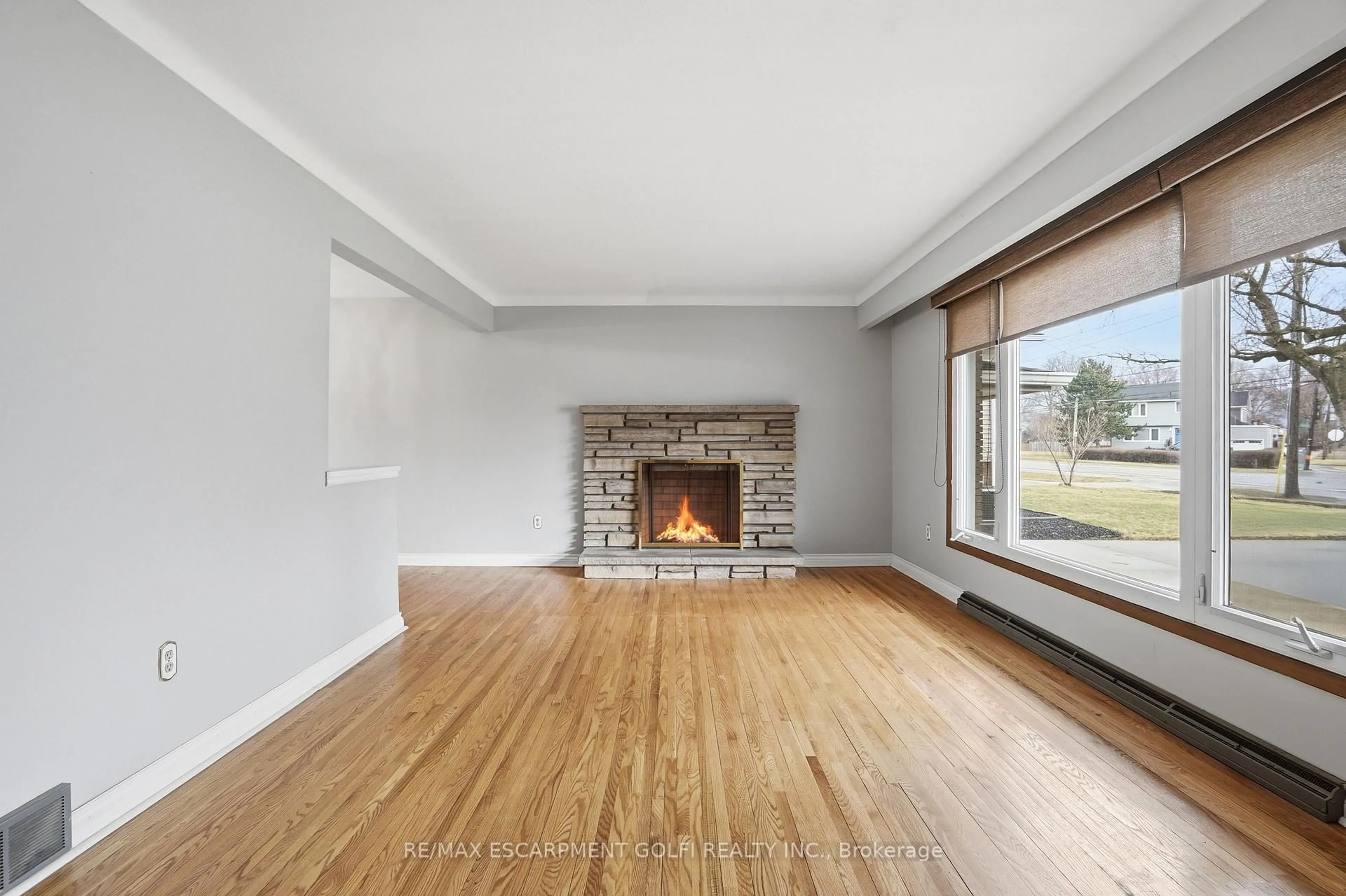 Unknown for 651 Niagara St, St. Catharines Ontario L2M 3P9