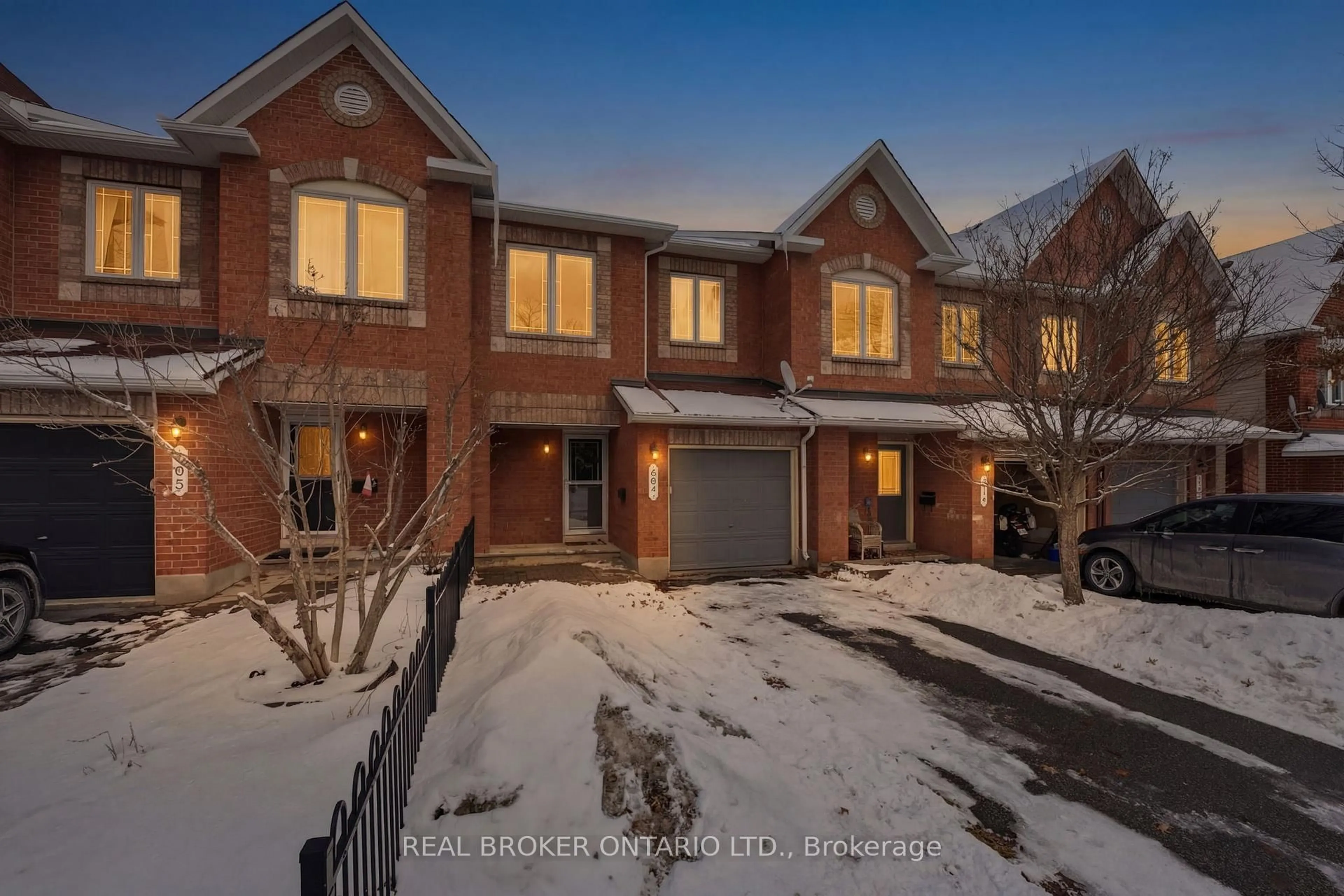 A pic from outside/outdoor area/front of a property/back of a property/a pic from drone, street for 397 Statewood Dr, Ottawa Ontario K2K 0B7