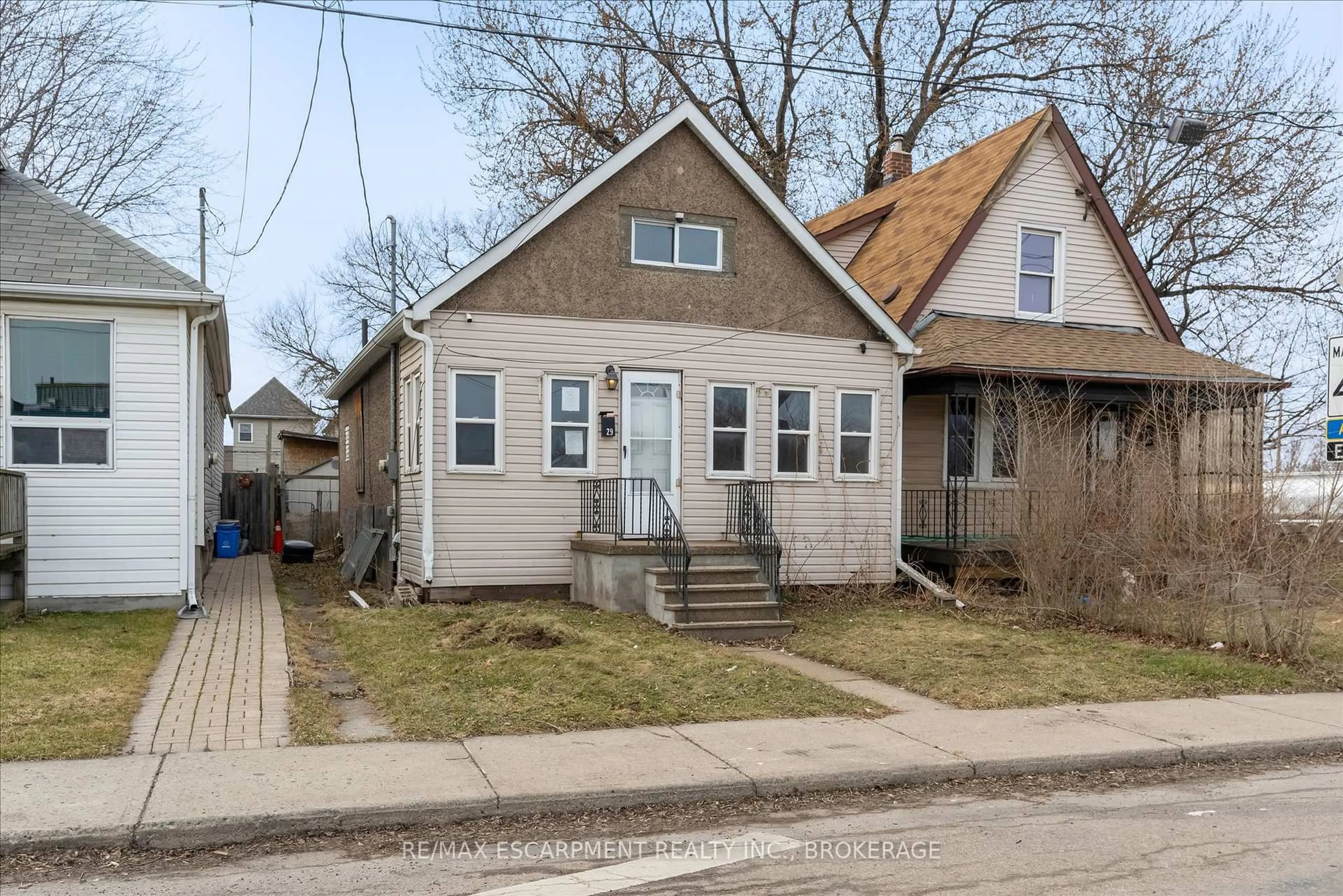 Unknown for 29 Mckinstry St, Hamilton Ontario L8L 6C2