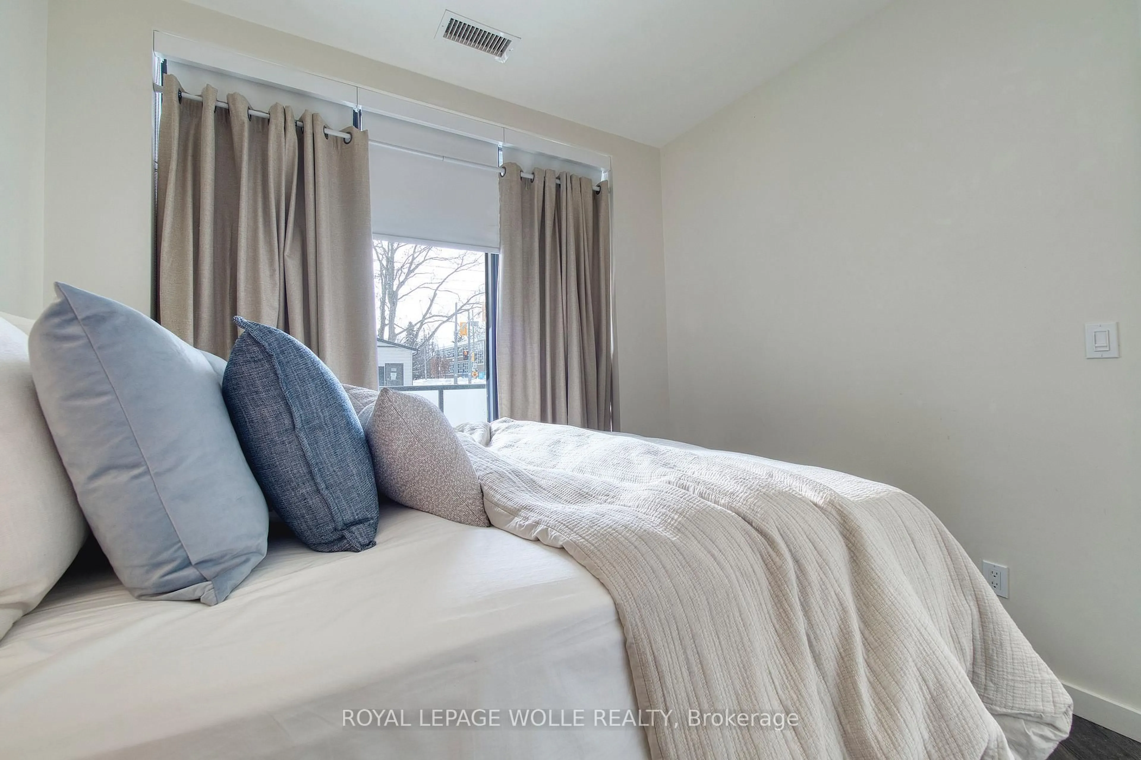 Bedroom with bed, unknown for 690 King St #101, Waterloo Ontario N2H 5L8