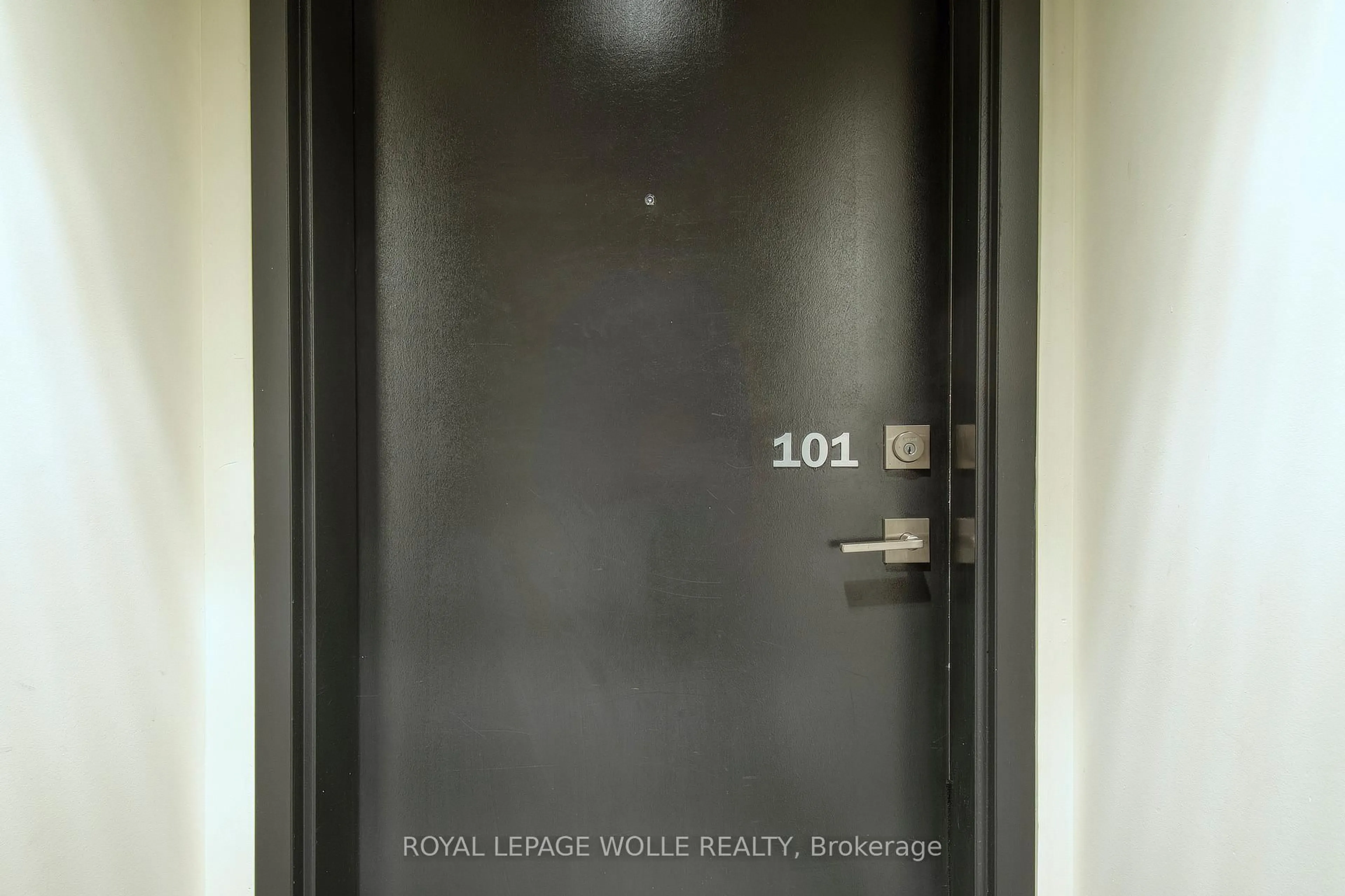 Unknown for 690 King St #101, Waterloo Ontario N2H 5L8