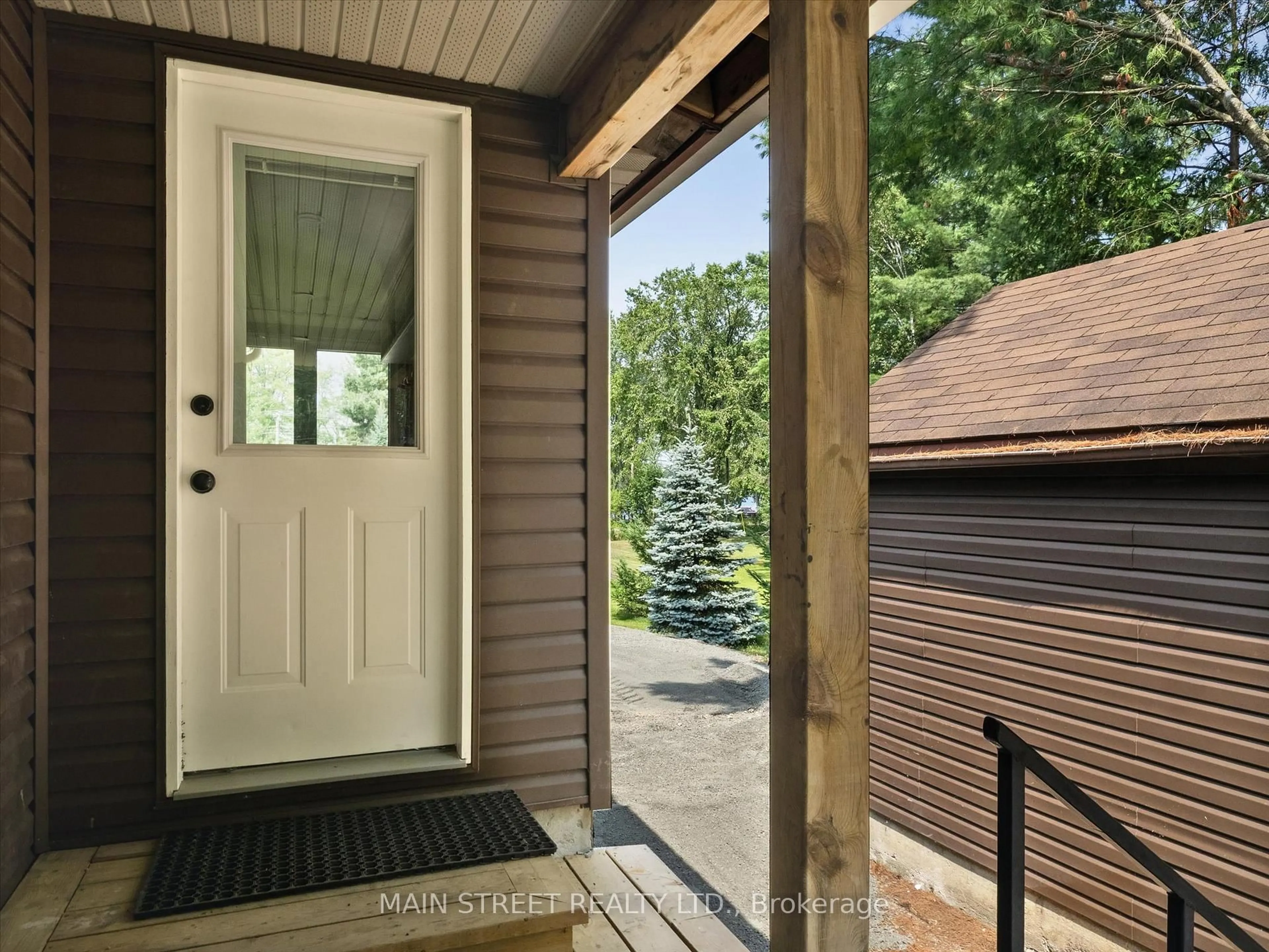 Indoor entryway for 1183 South Morrison Lake Rd, Gravenhurst Ontario P0E 1G0