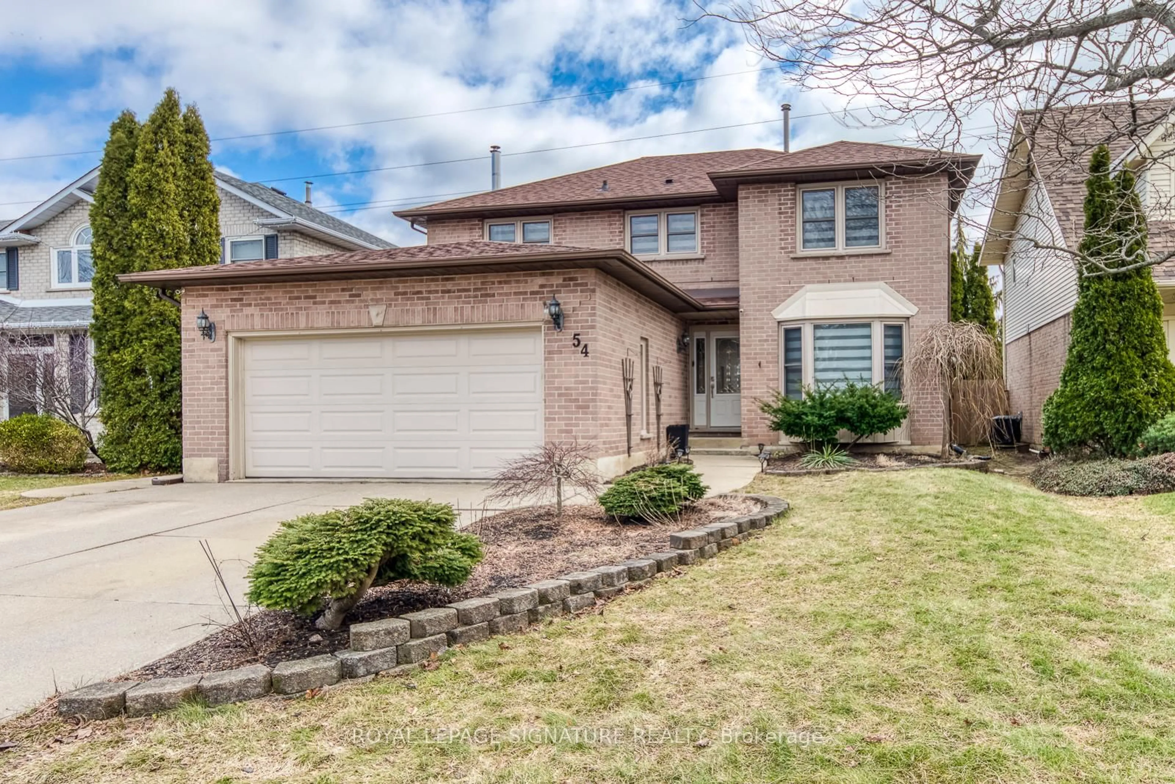 Home with brick exterior material, street for 54 Randolf Crt, Hamilton Ontario L8W 2Z8