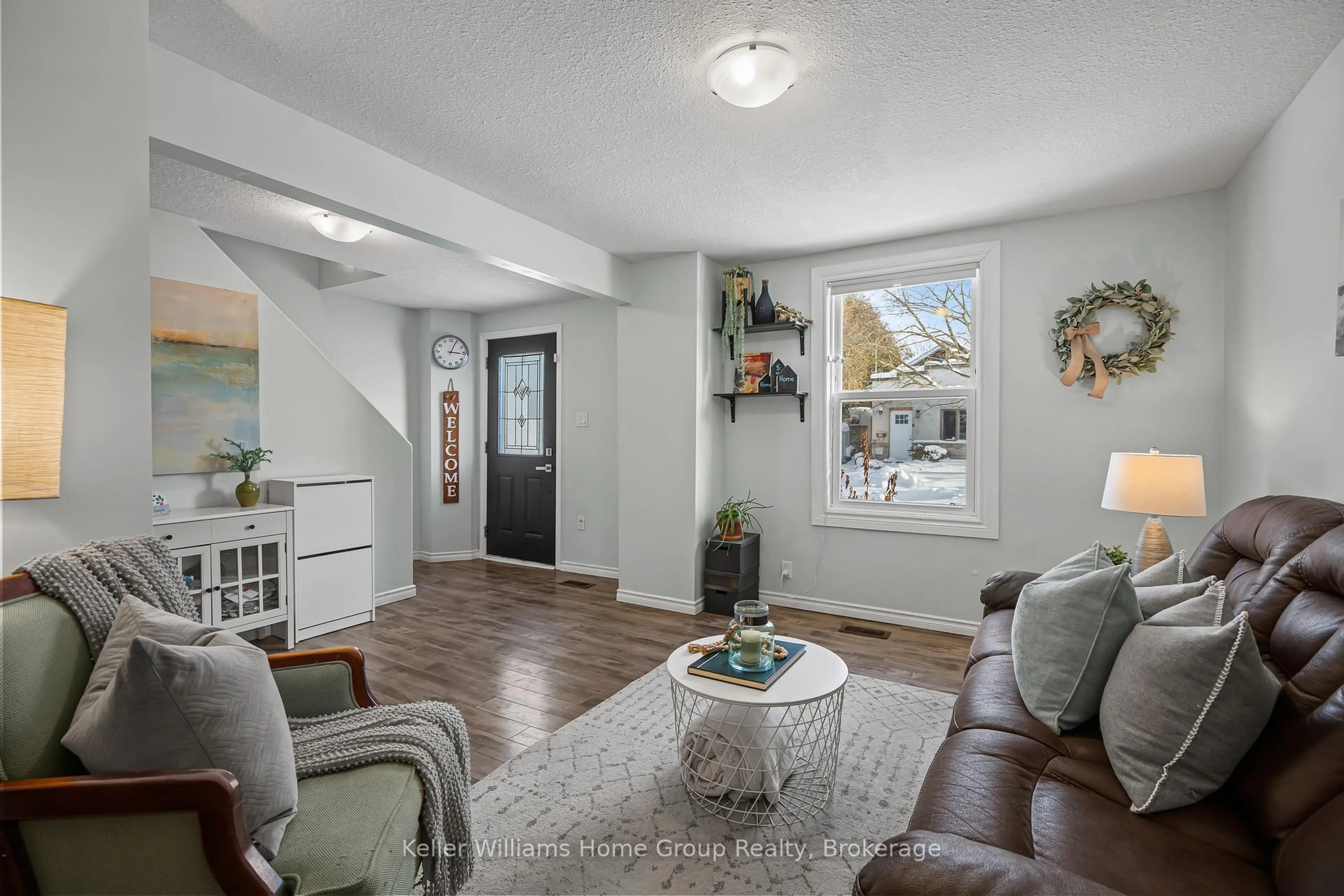 Living room with furniture, unknown for 162 Alice St, Guelph Ontario N1E 3A1