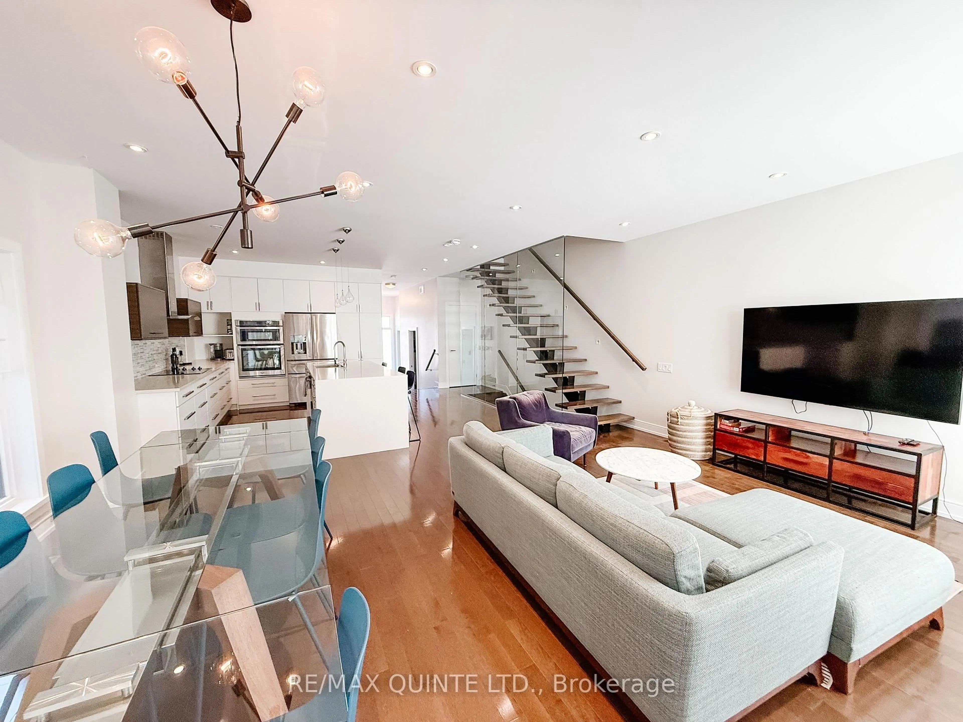 Open concept kitchen, unknown for 362 Roosevelt Ave, Ottawa Ontario K2A 1Z3