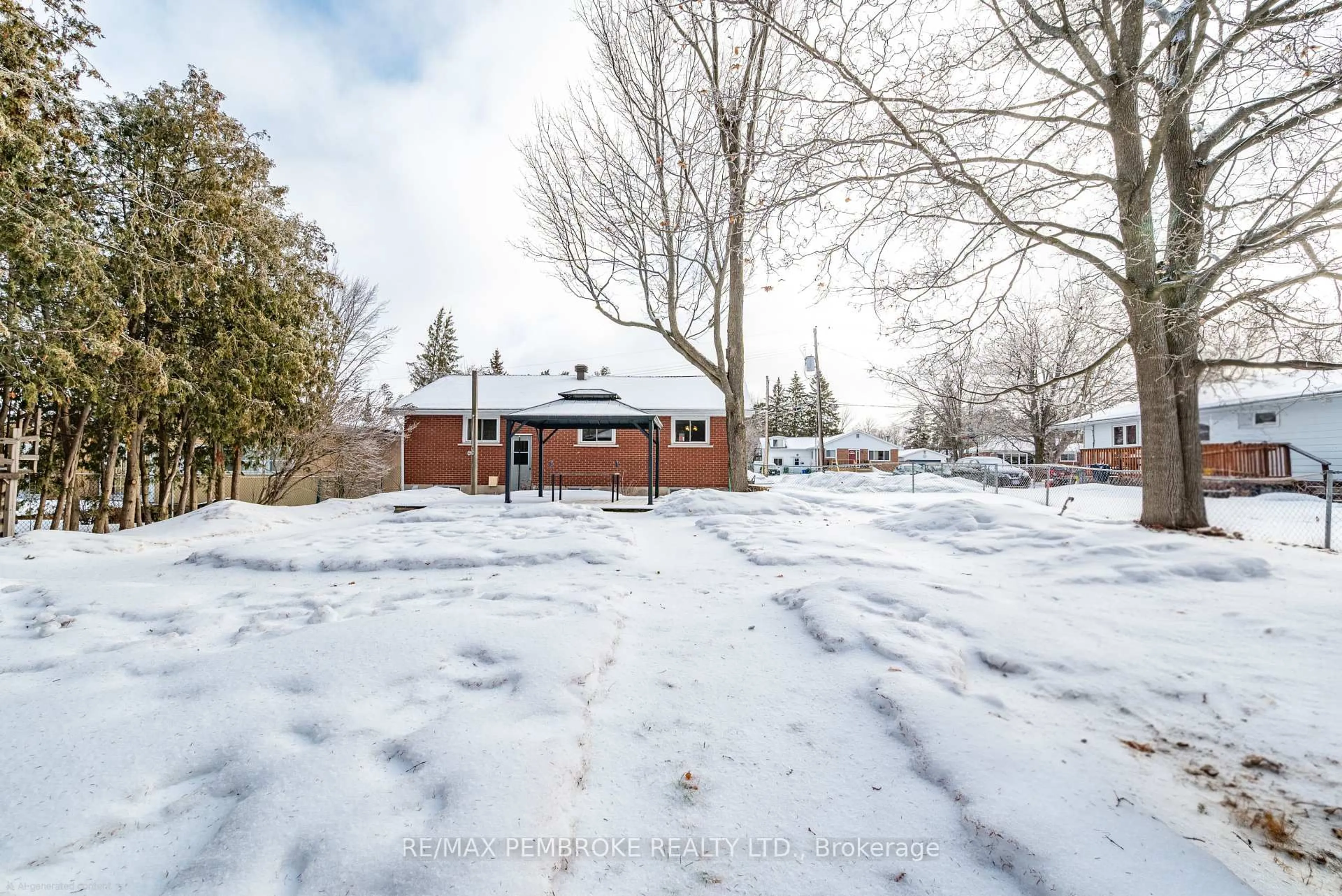 A pic from outside/outdoor area/front of a property/back of a property/a pic from drone, street for 59 Mary St, Petawawa Ontario K8H 1S2