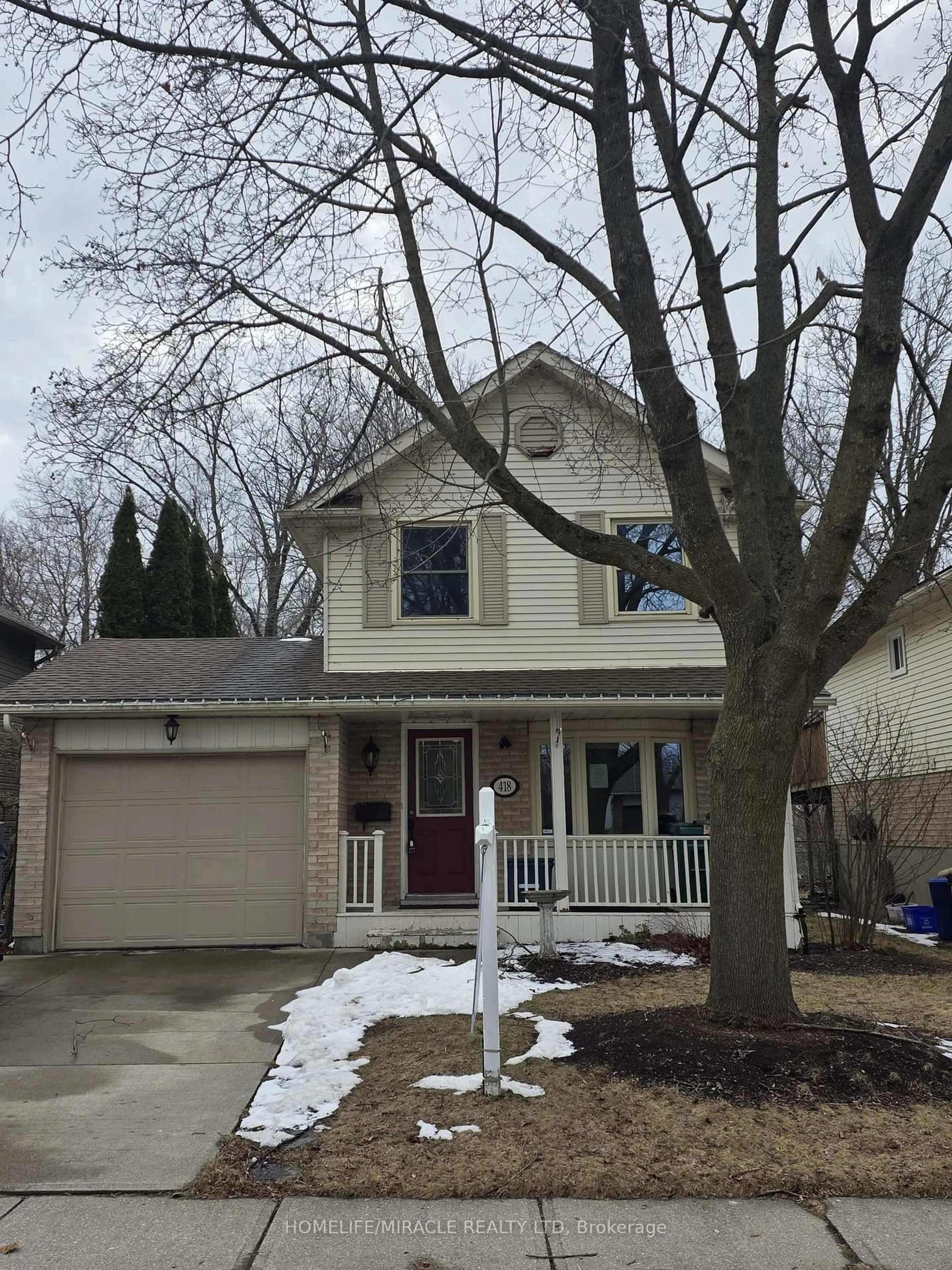 Home with vinyl exterior material, street for 418 Woods Lane, Cambridge Ontario N3H 5J4