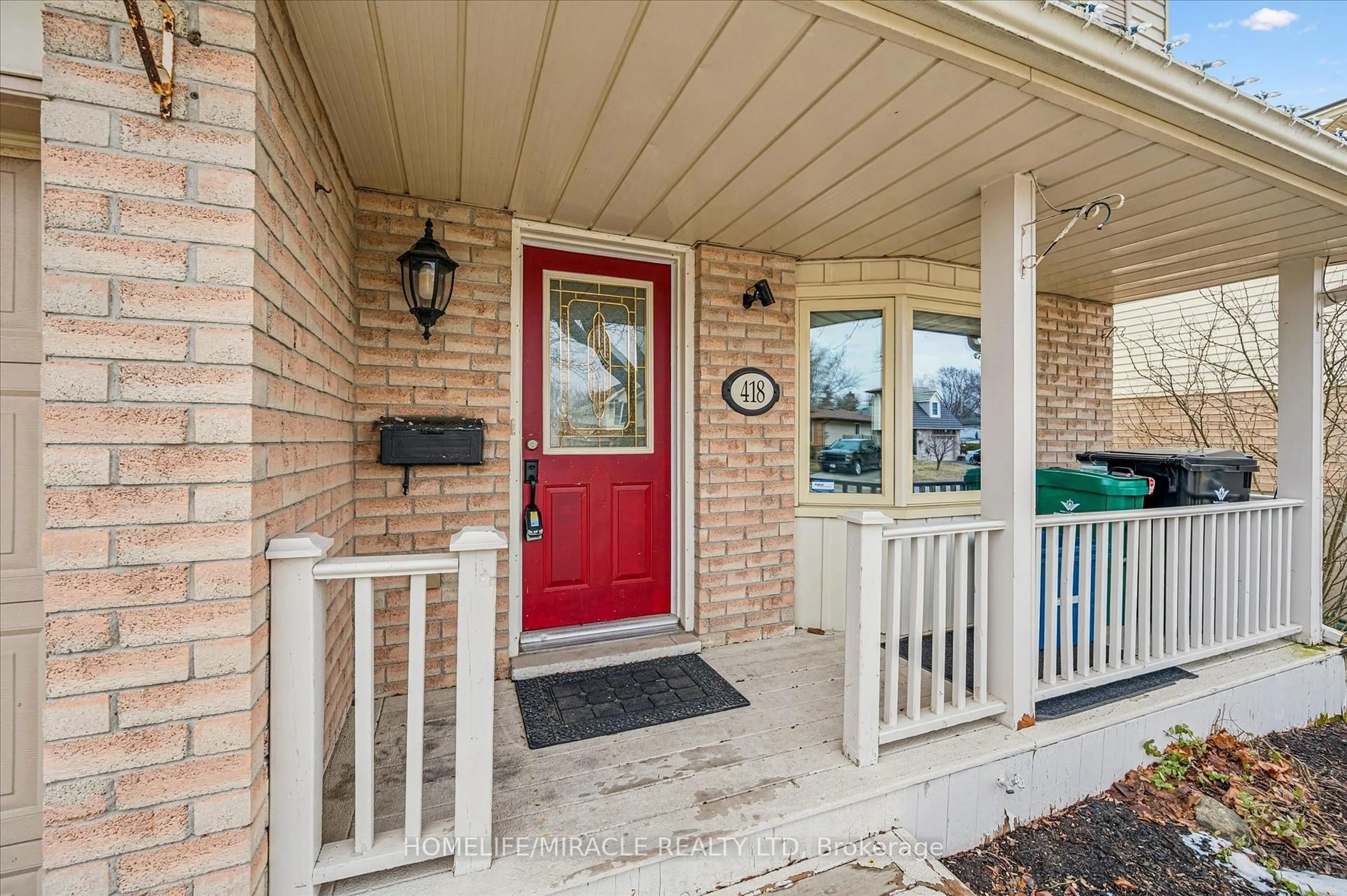 Indoor entryway for 418 Woods Lane, Cambridge Ontario N3H 5J4