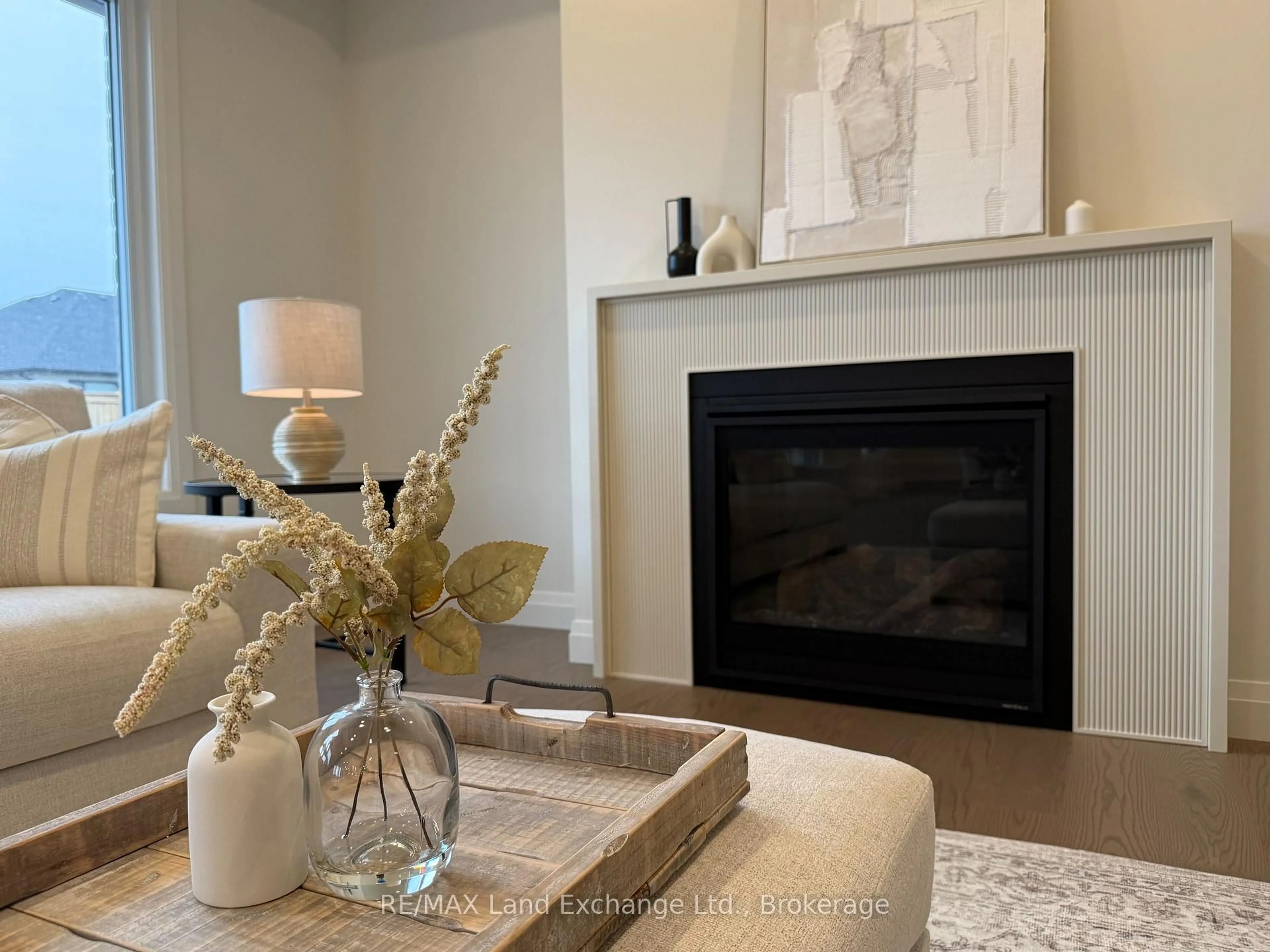 Living room with furniture, unknown for 964 Bogdanovic Way, Huron-Kinloss Ontario N2Z 0H4